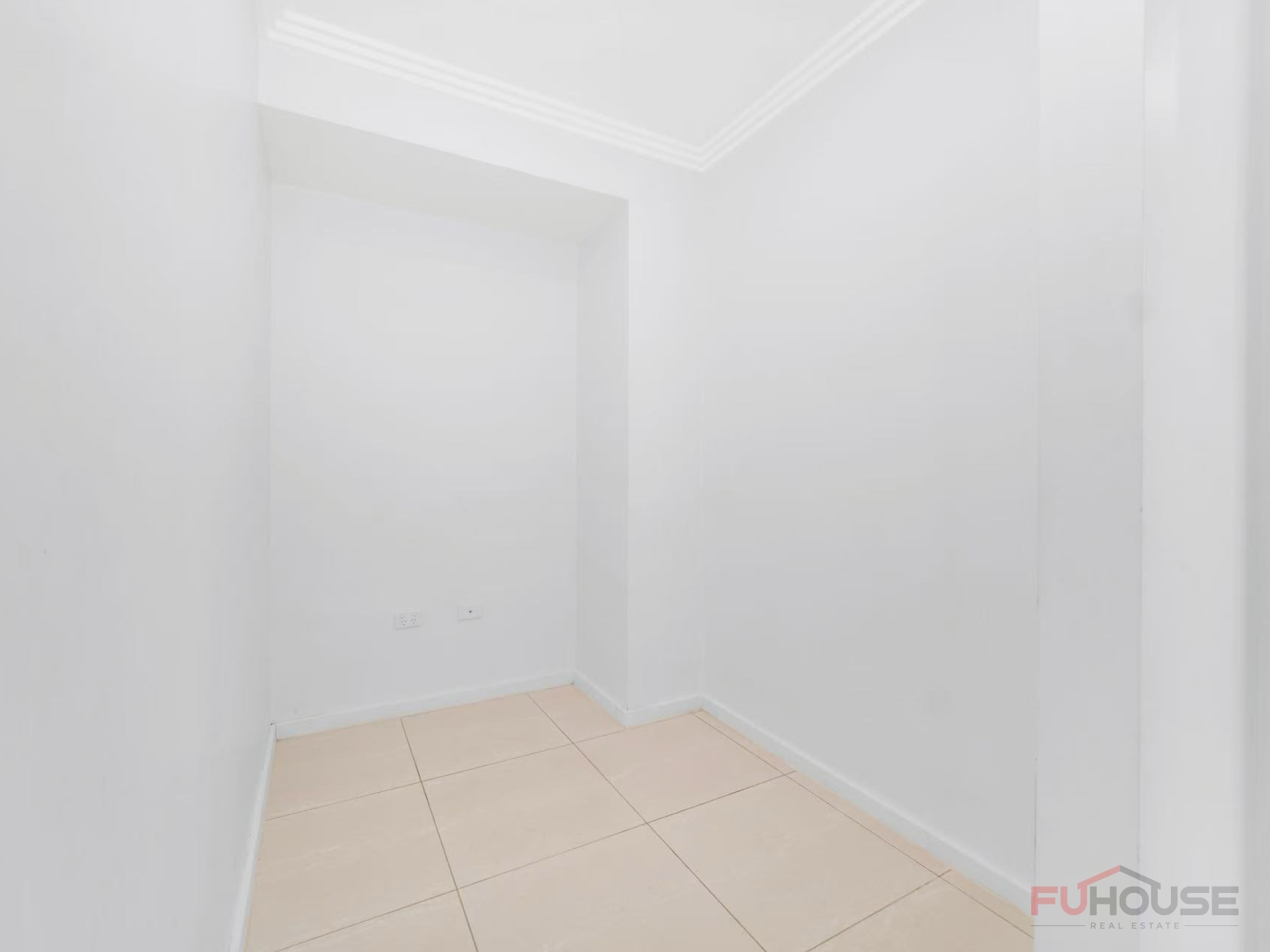 1004 / 2 Lachlan Street - Lightbox View 8
