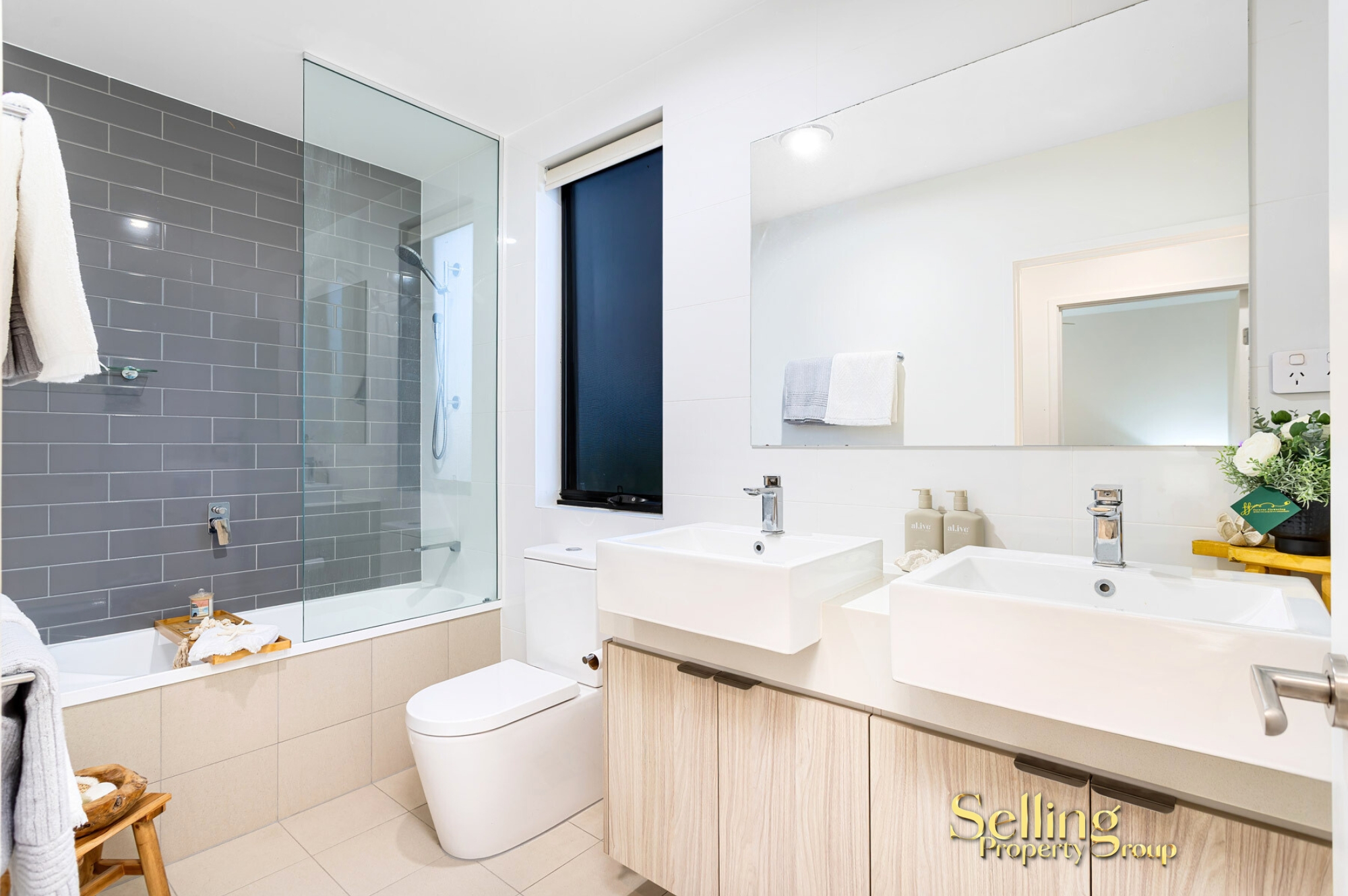 7 Marina Court, Hope Island