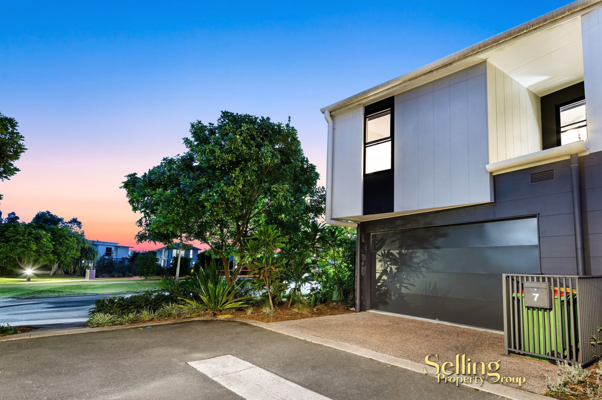 7 Marina Court, Hope Island