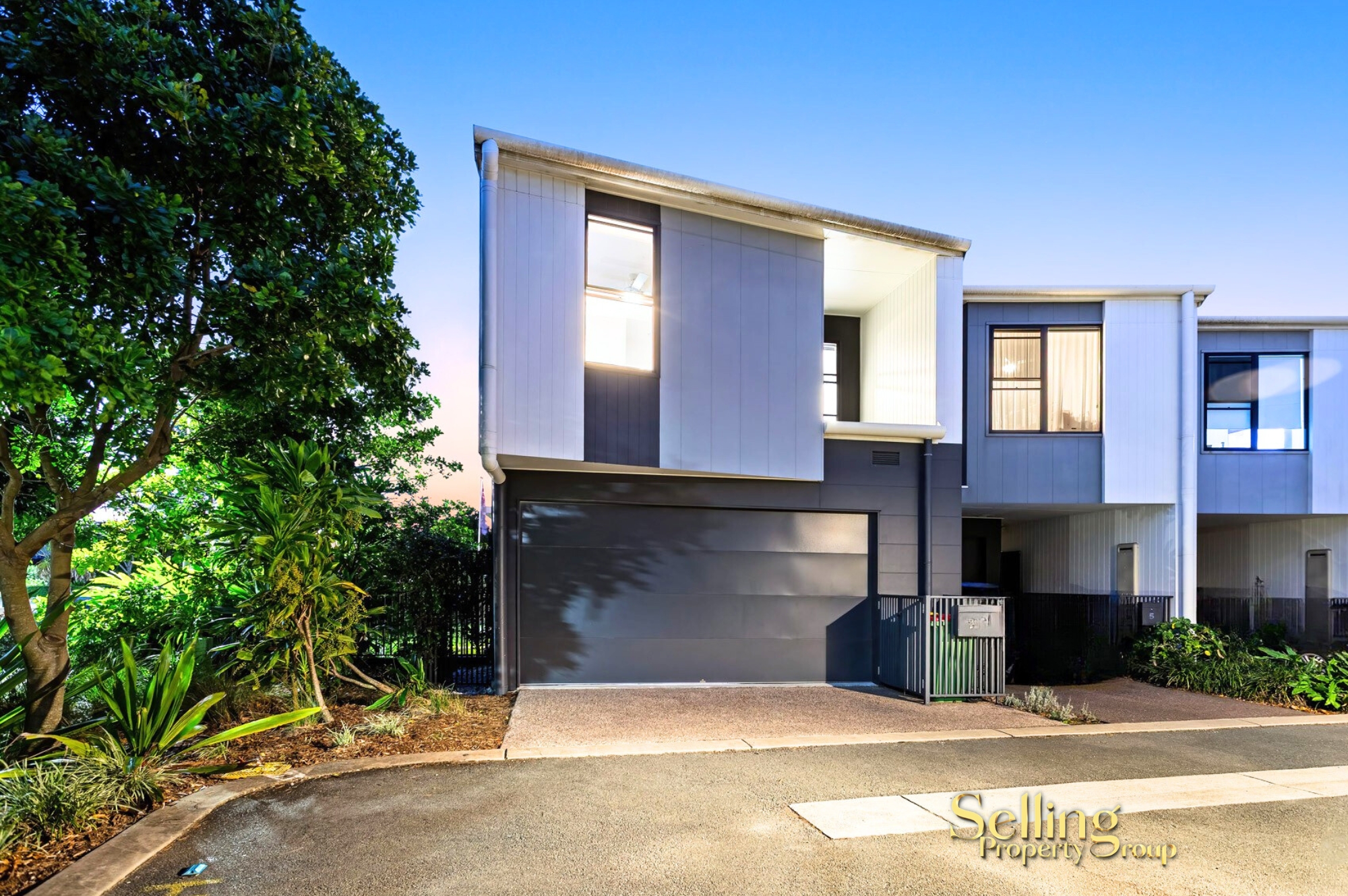 7 Marina Court, Hope Island