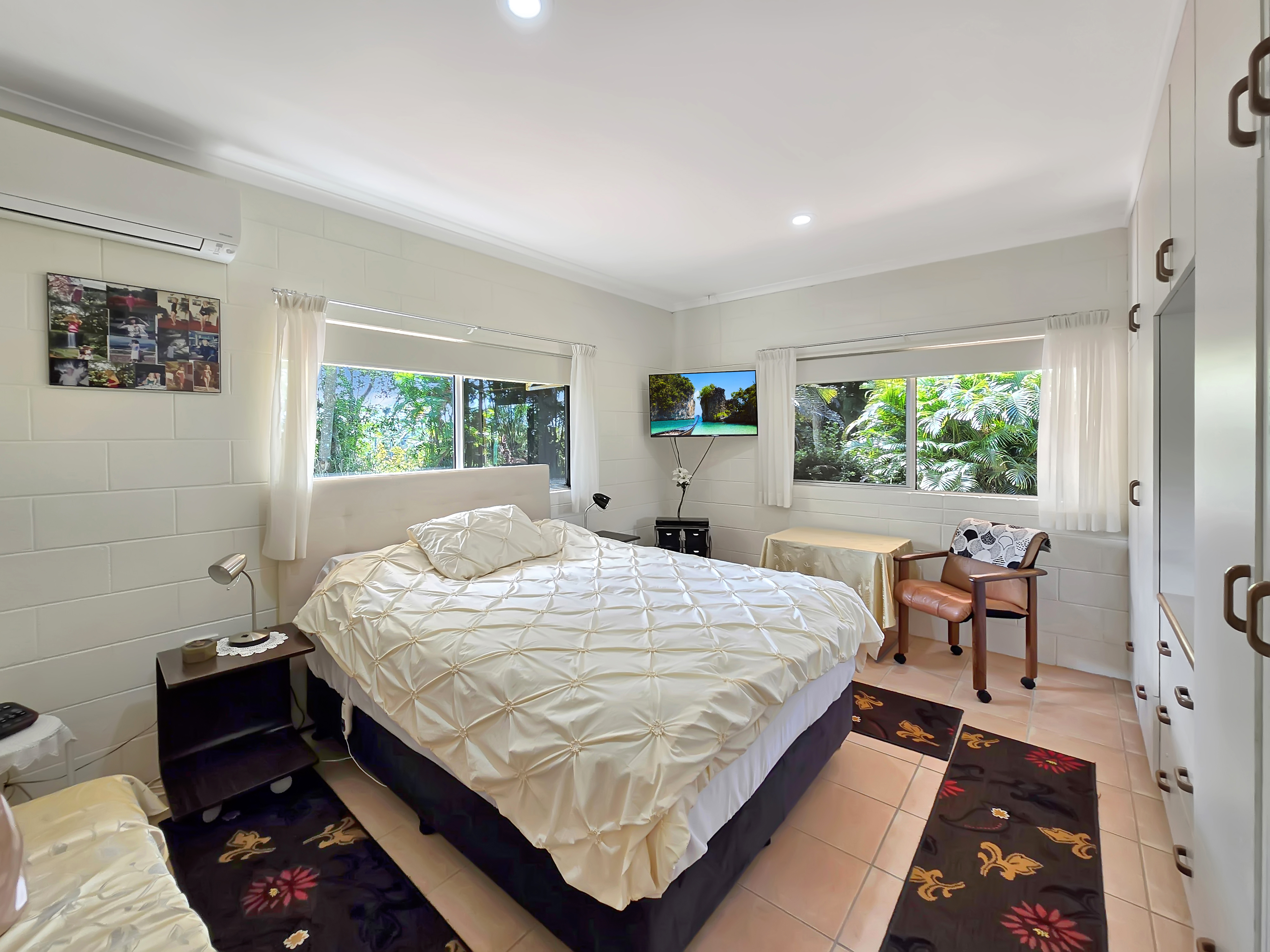 93 Lakes Drive, Lake Eacham