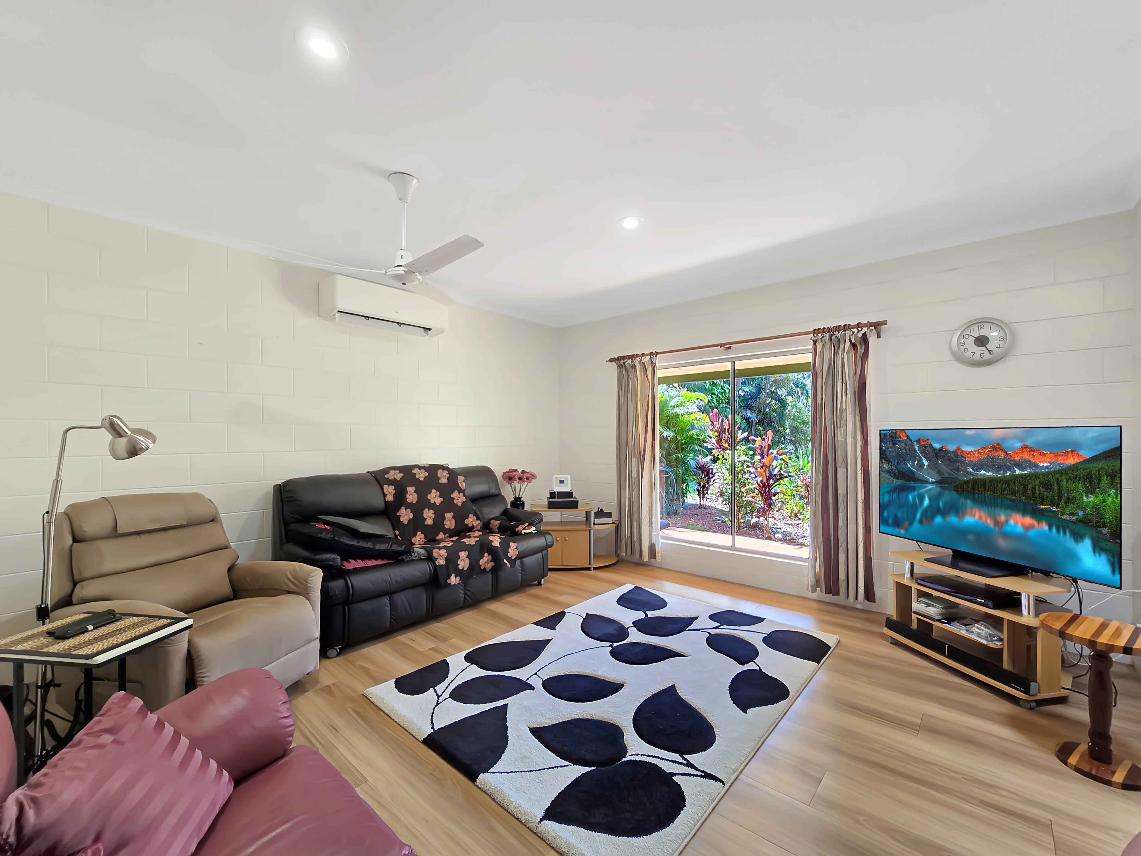 93 Lakes Drive, Lake Eacham