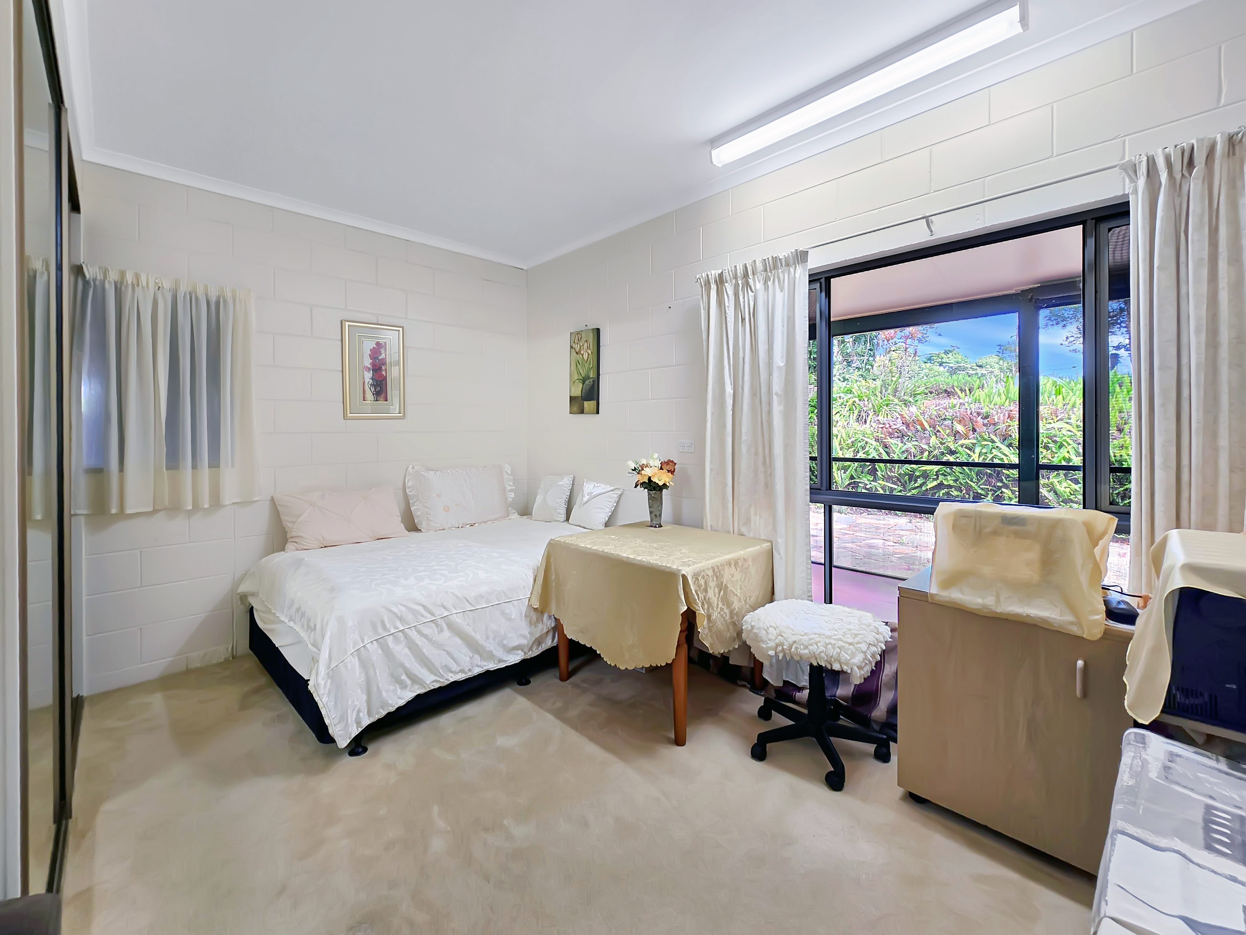 93 Lakes Drive, Lake Eacham