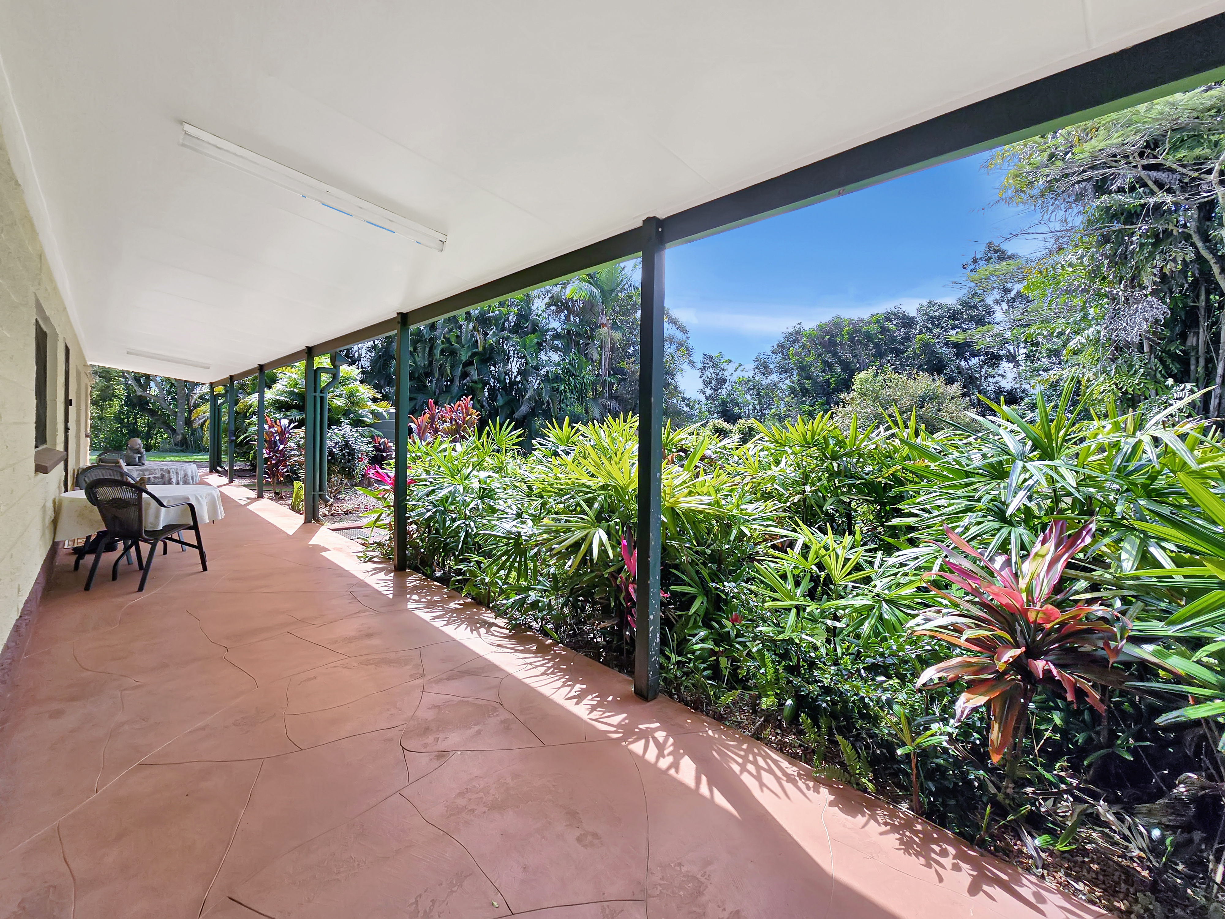 93 Lakes Drive, Lake Eacham