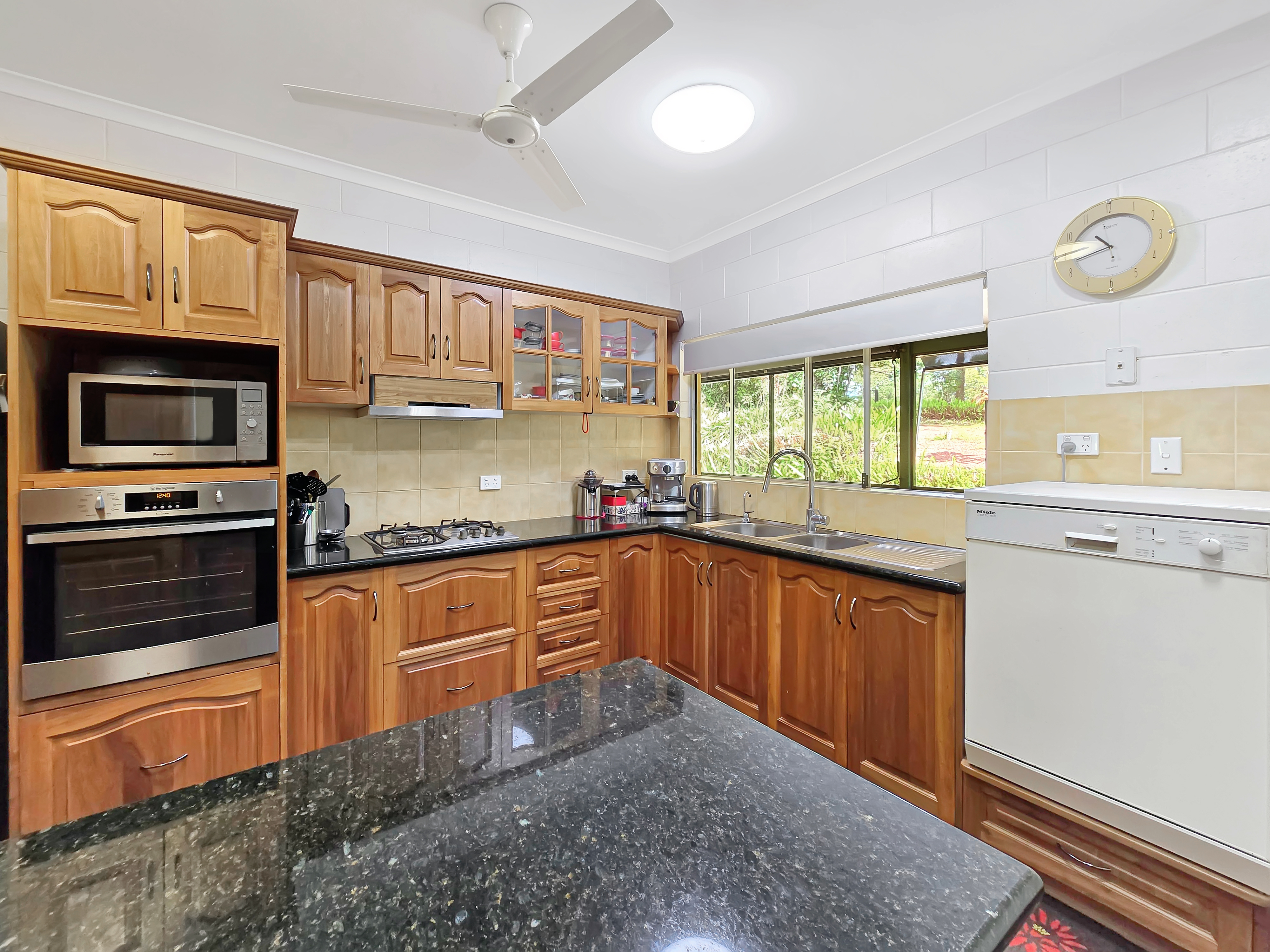 93 Lakes Drive, Lake Eacham