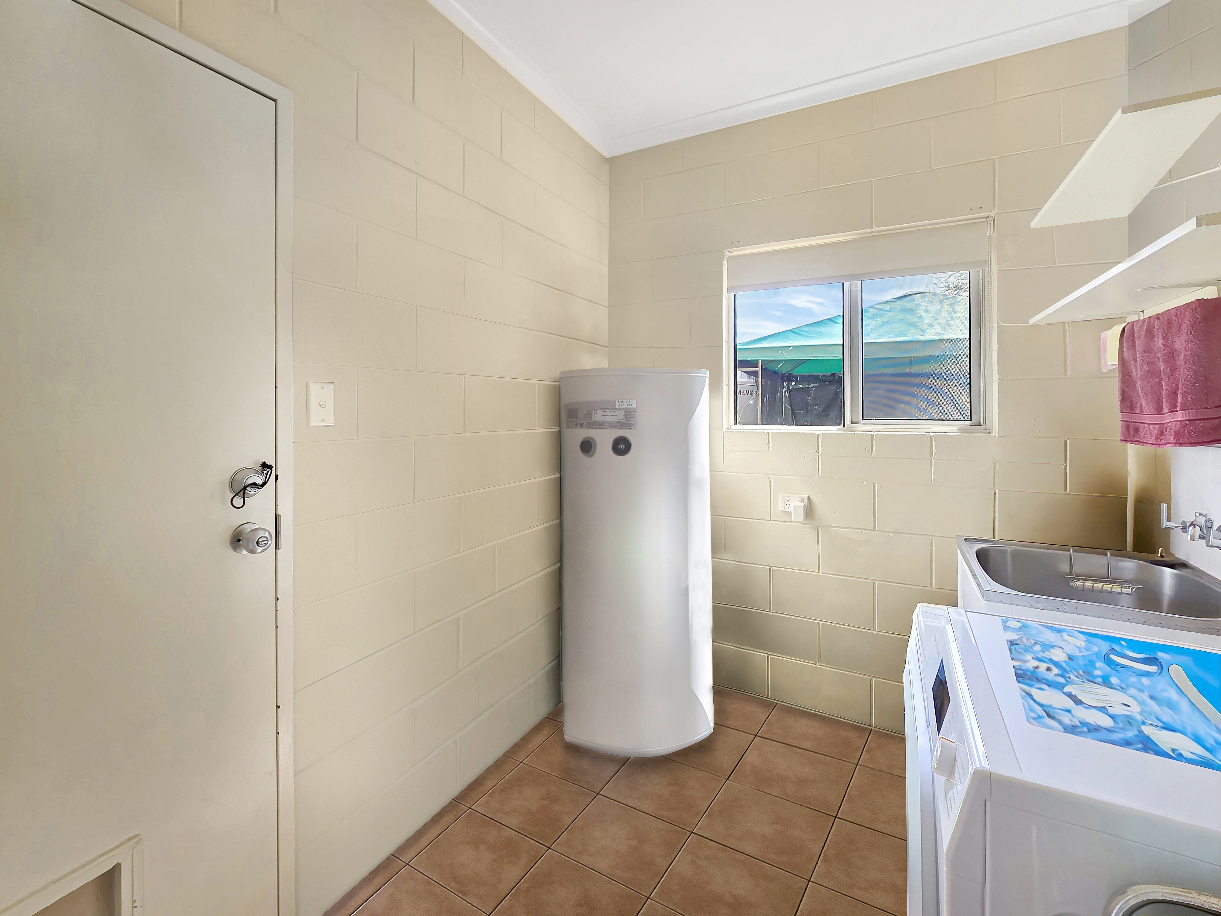 93 Lakes Drive, Lake Eacham