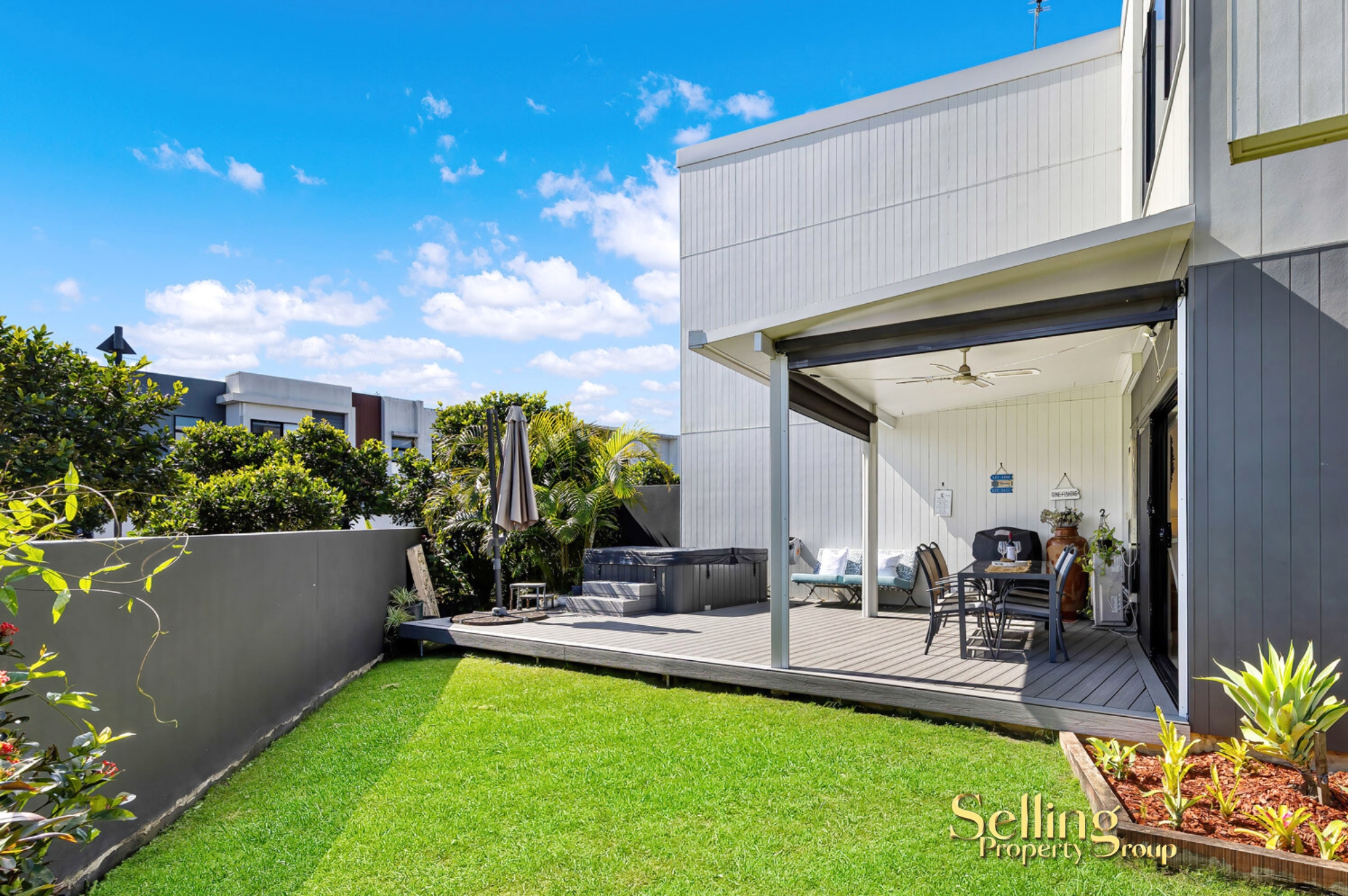 7 Marina Court, Hope Island