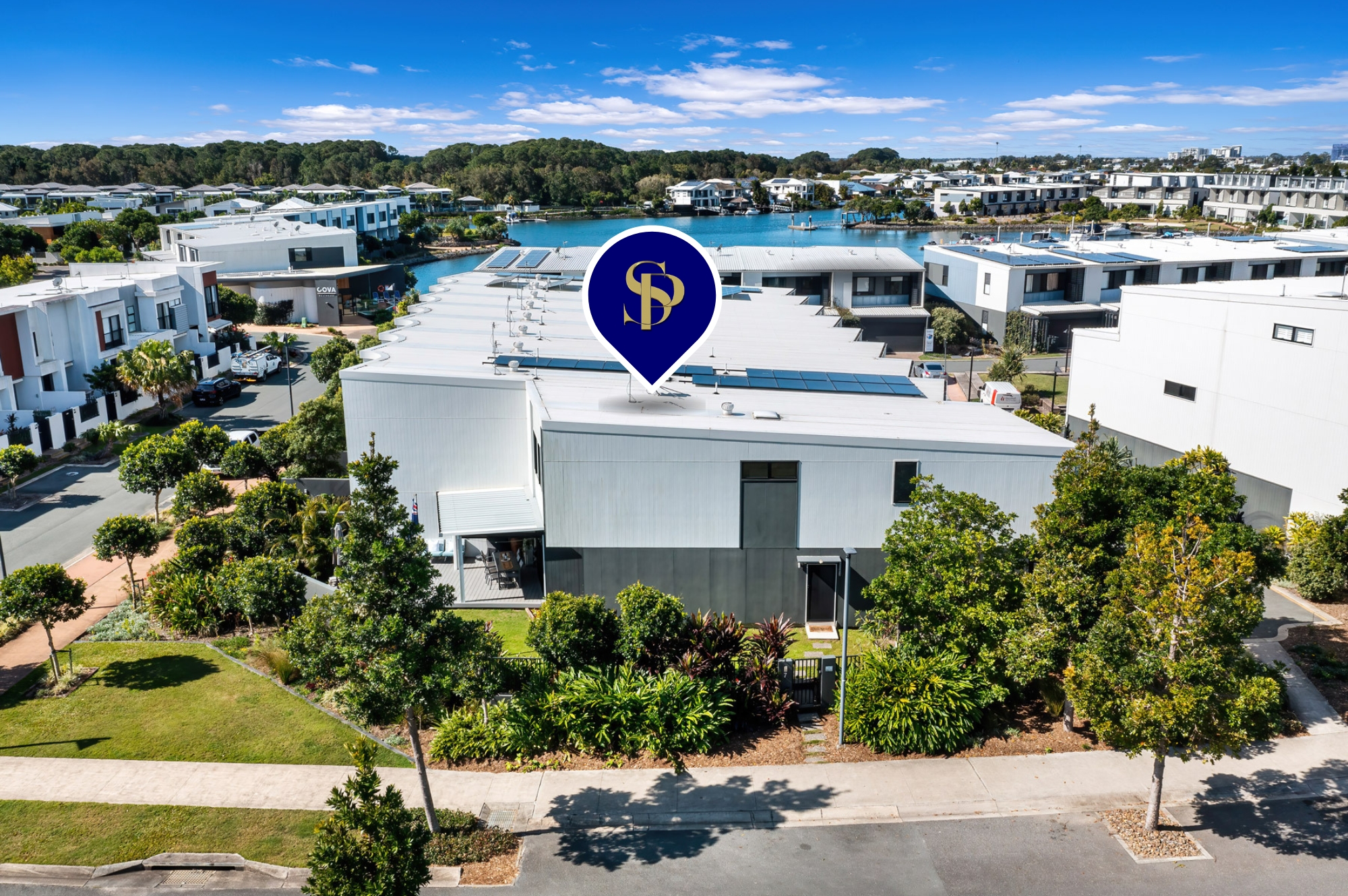 7 Marina Court, Hope Island
