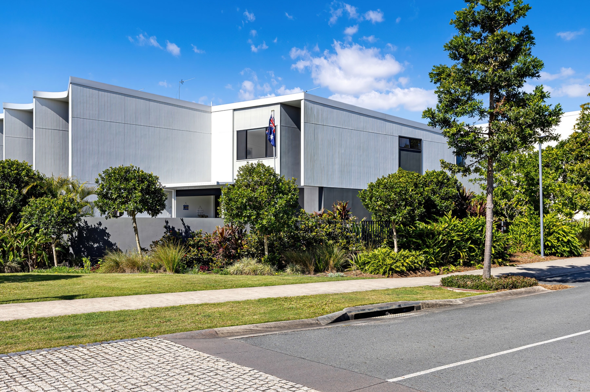 7 Marina Court, Hope Island