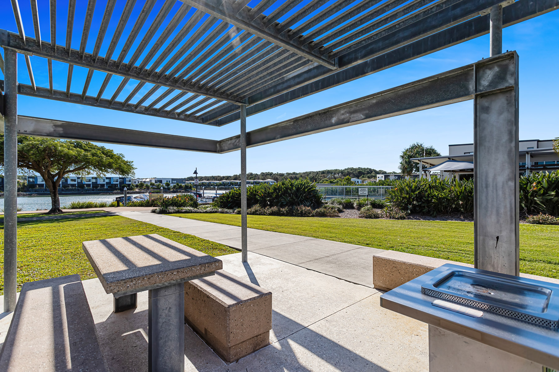 7 Marina Court, Hope Island