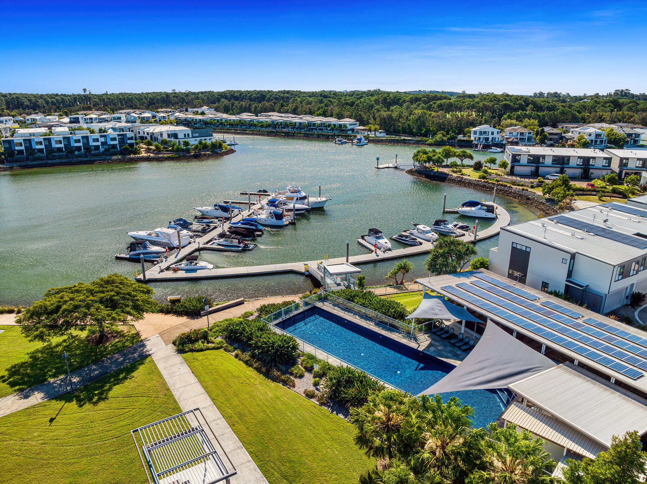 7 Marina Court, Hope Island