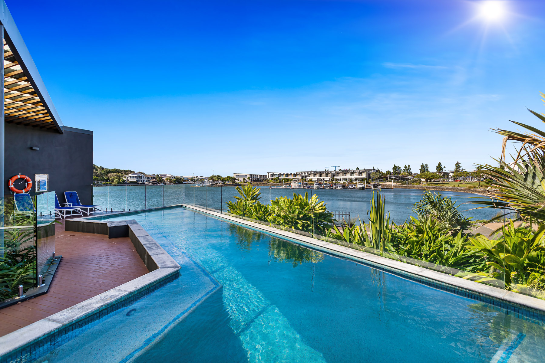 7 Marina Court, Hope Island