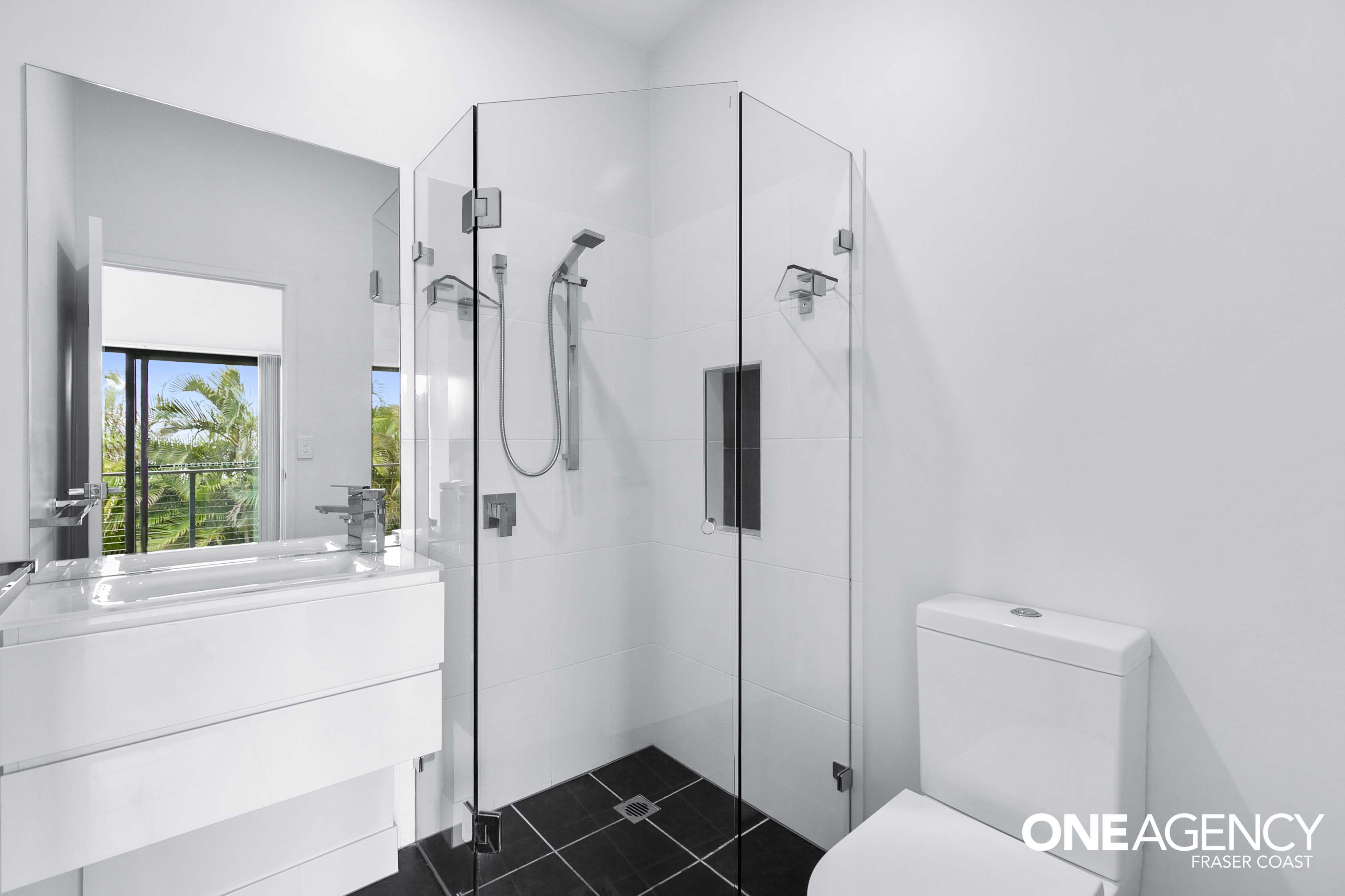 2 / 104 Torquay Road, Scarness