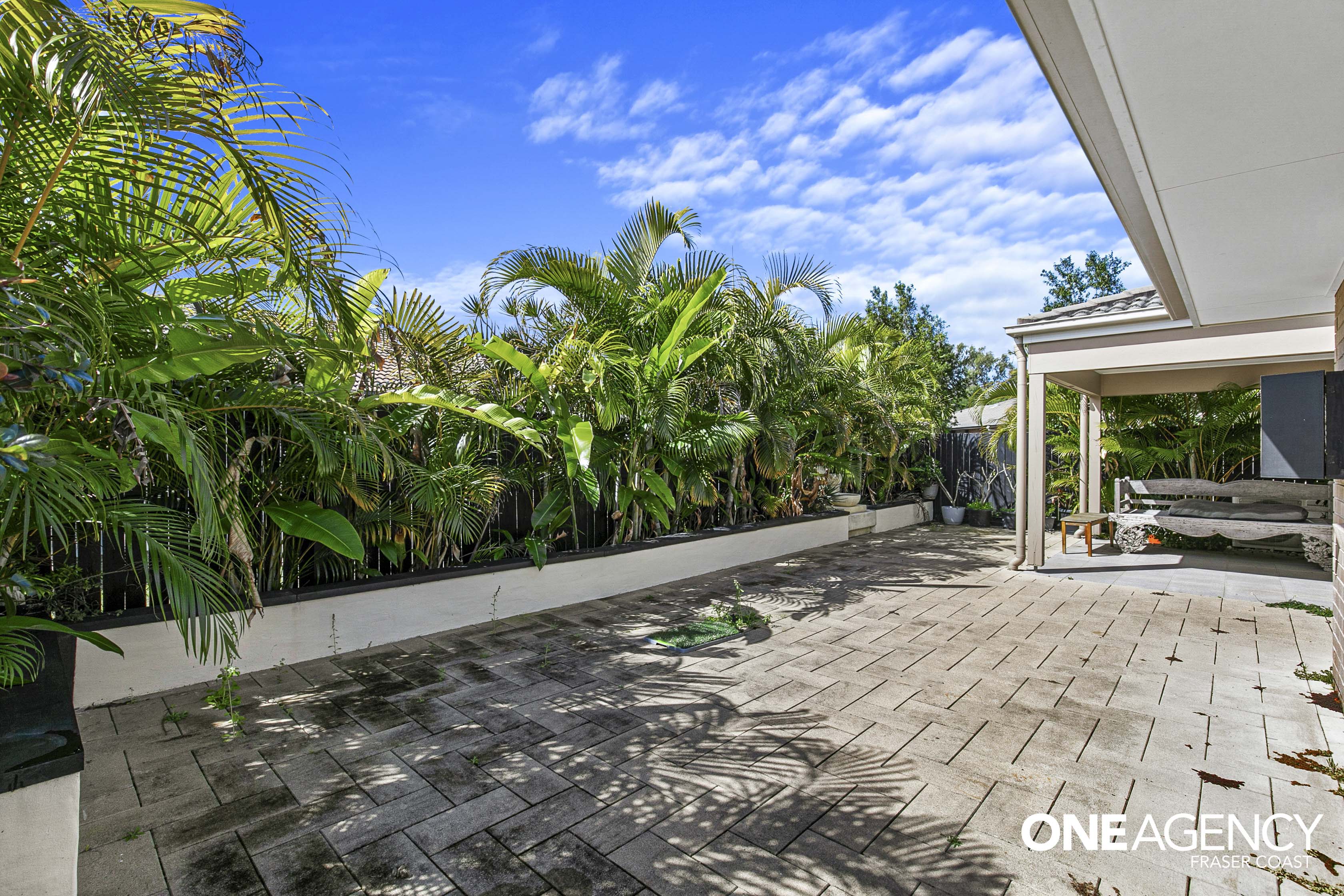110 / 230 Pulgul Street, Urangan
