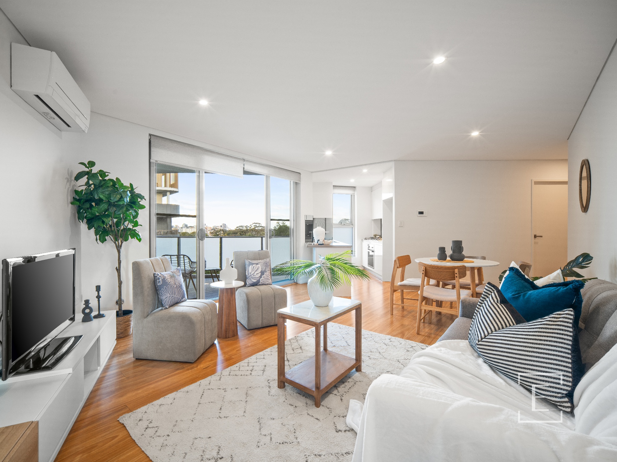 33 / 50 Loftus Crescent, Homebush