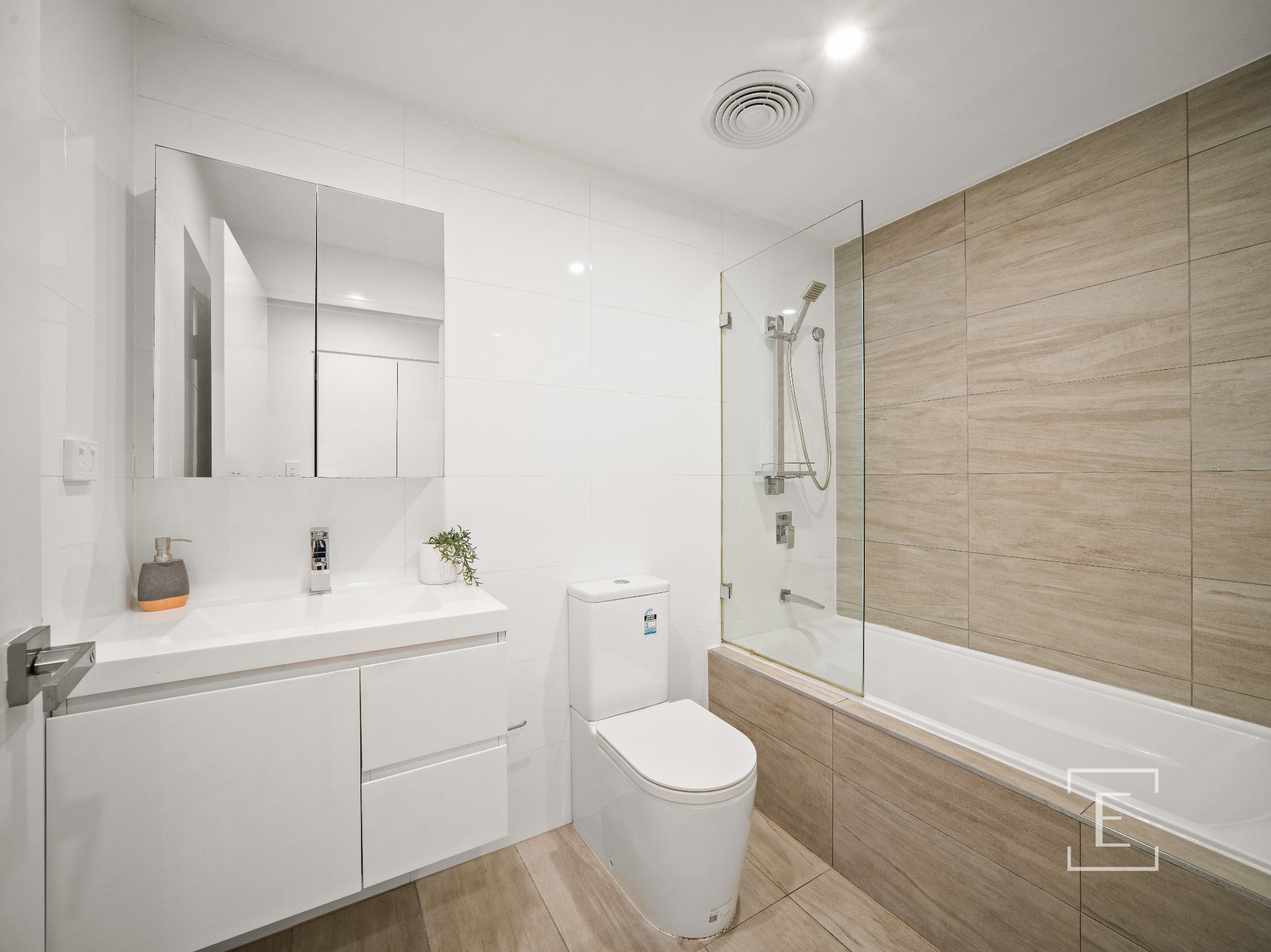33 / 50 Loftus Crescent, Homebush