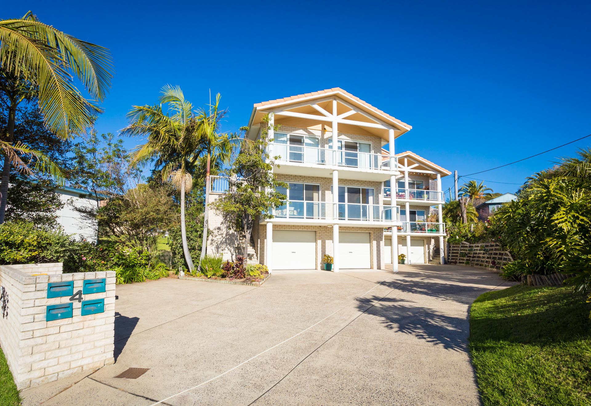 2 / 4 Montague Street, Narooma