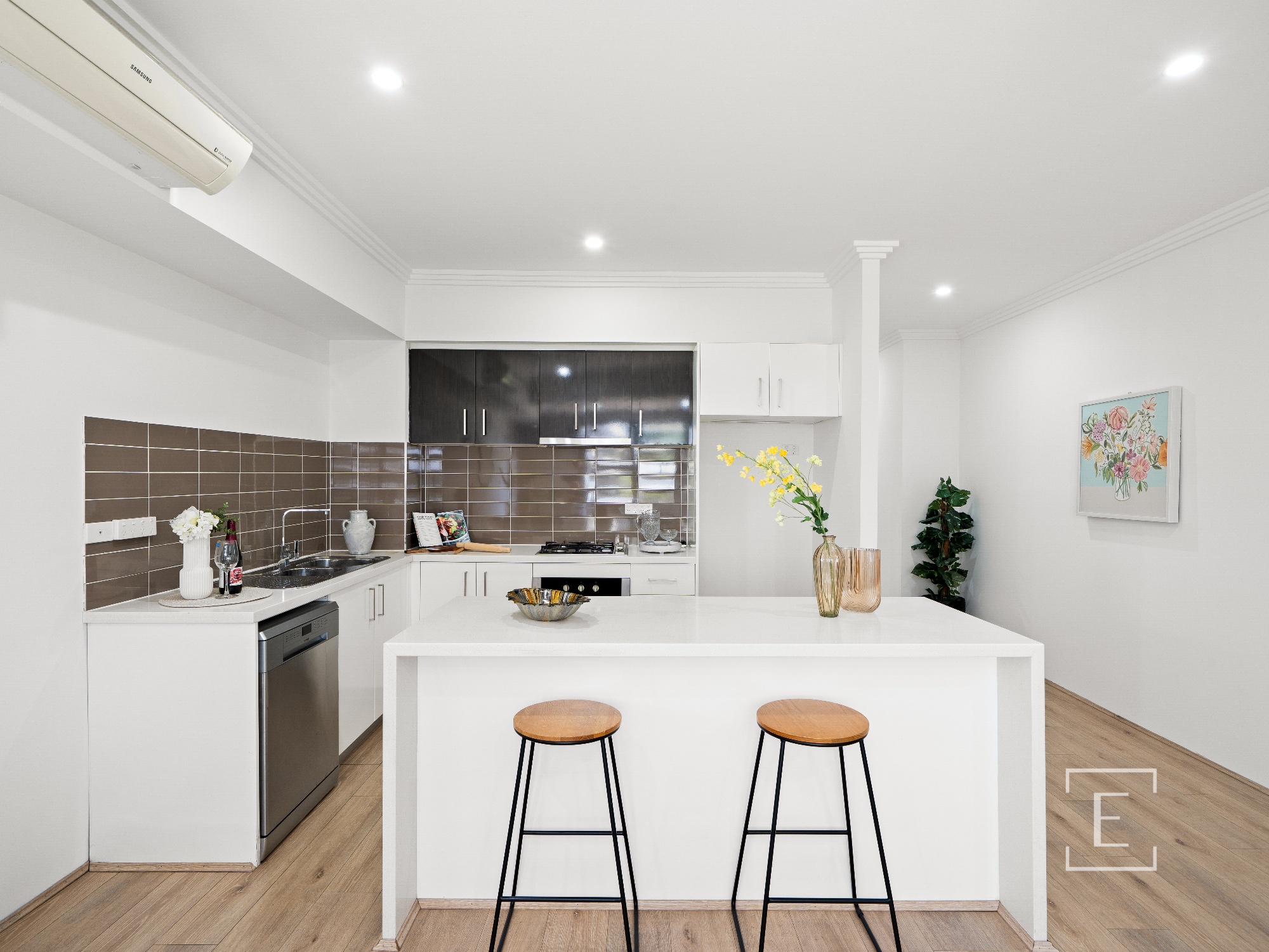 2 / 6 Station Street, Homebush