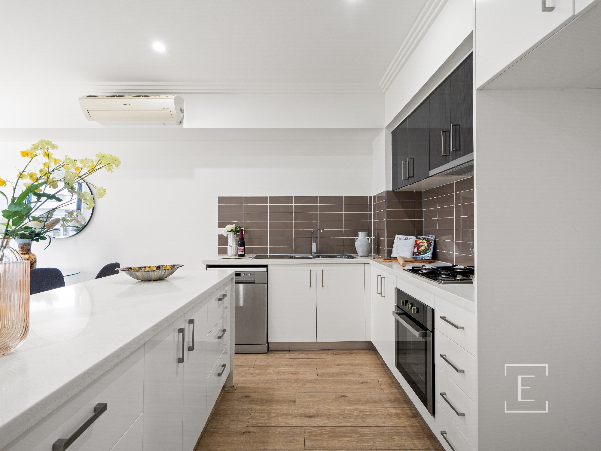 2 / 6 Station Street, Homebush