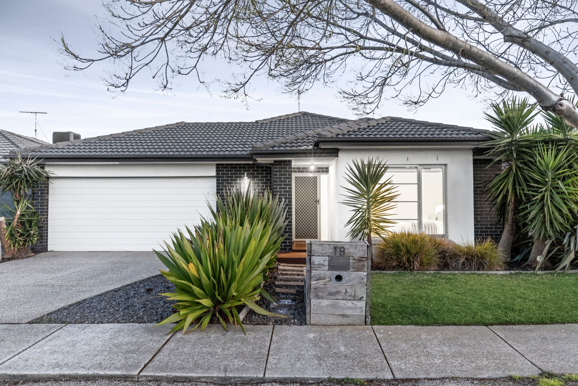 Listing image for 19 Barleycorn Bend, ARMSTRONG CREEK  VIC  3217