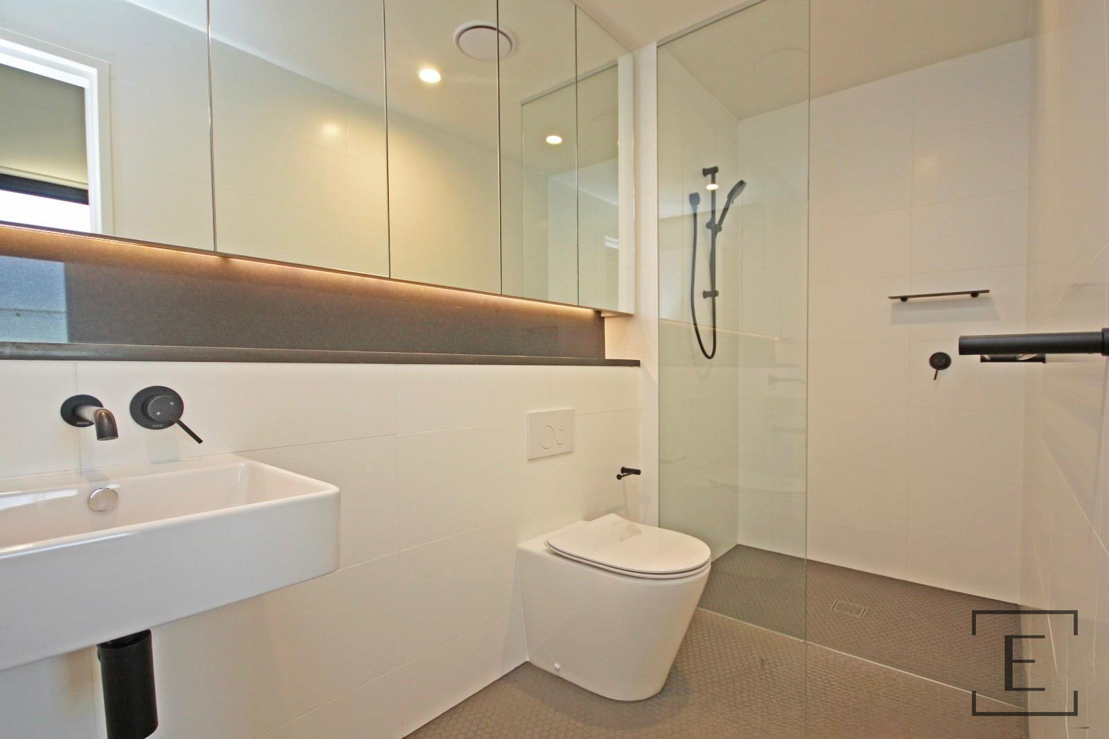 A325 / 3 McKinnon Avenue, Five Dock