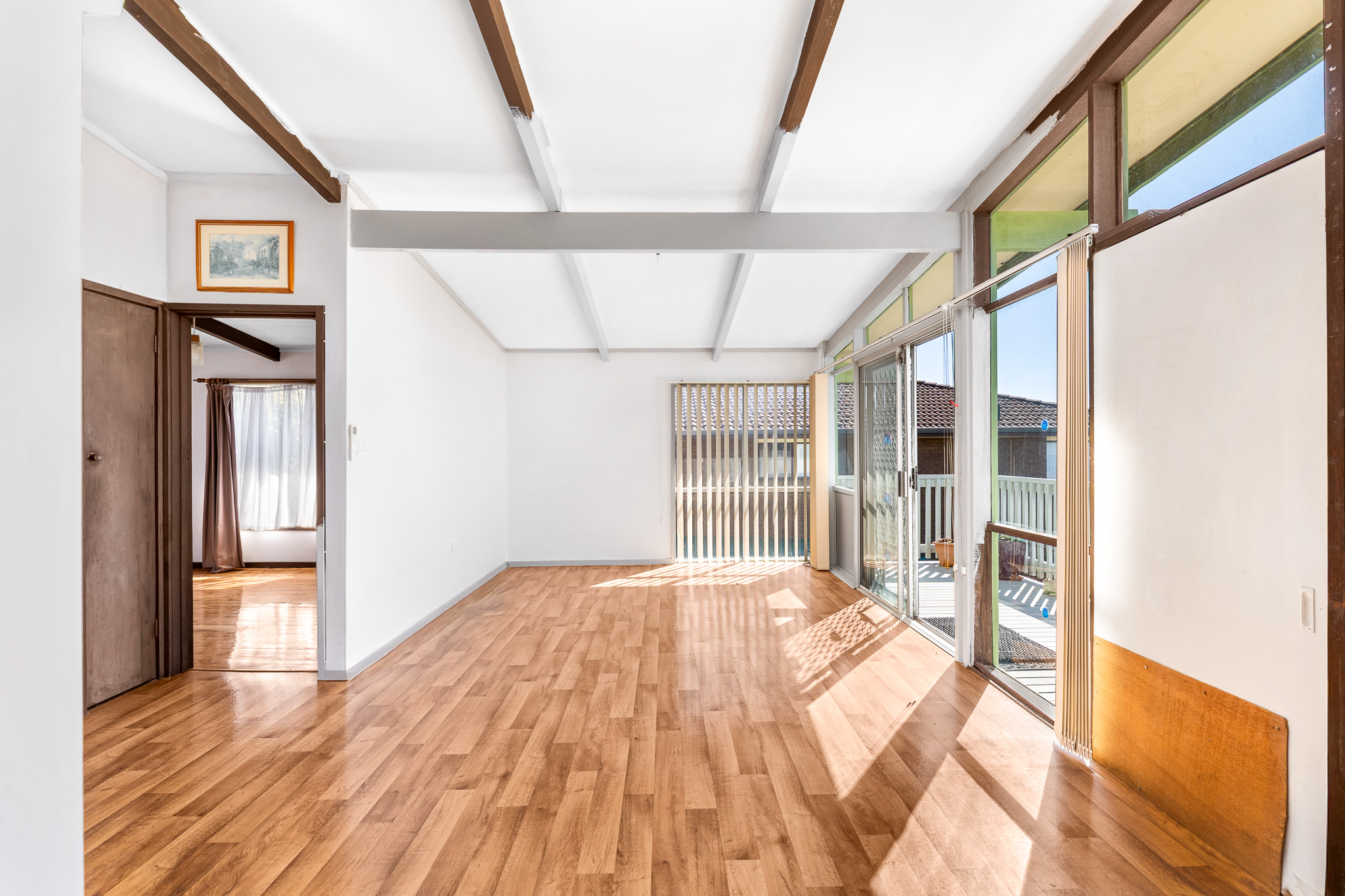 28 Sunset Boulevard, Kianga