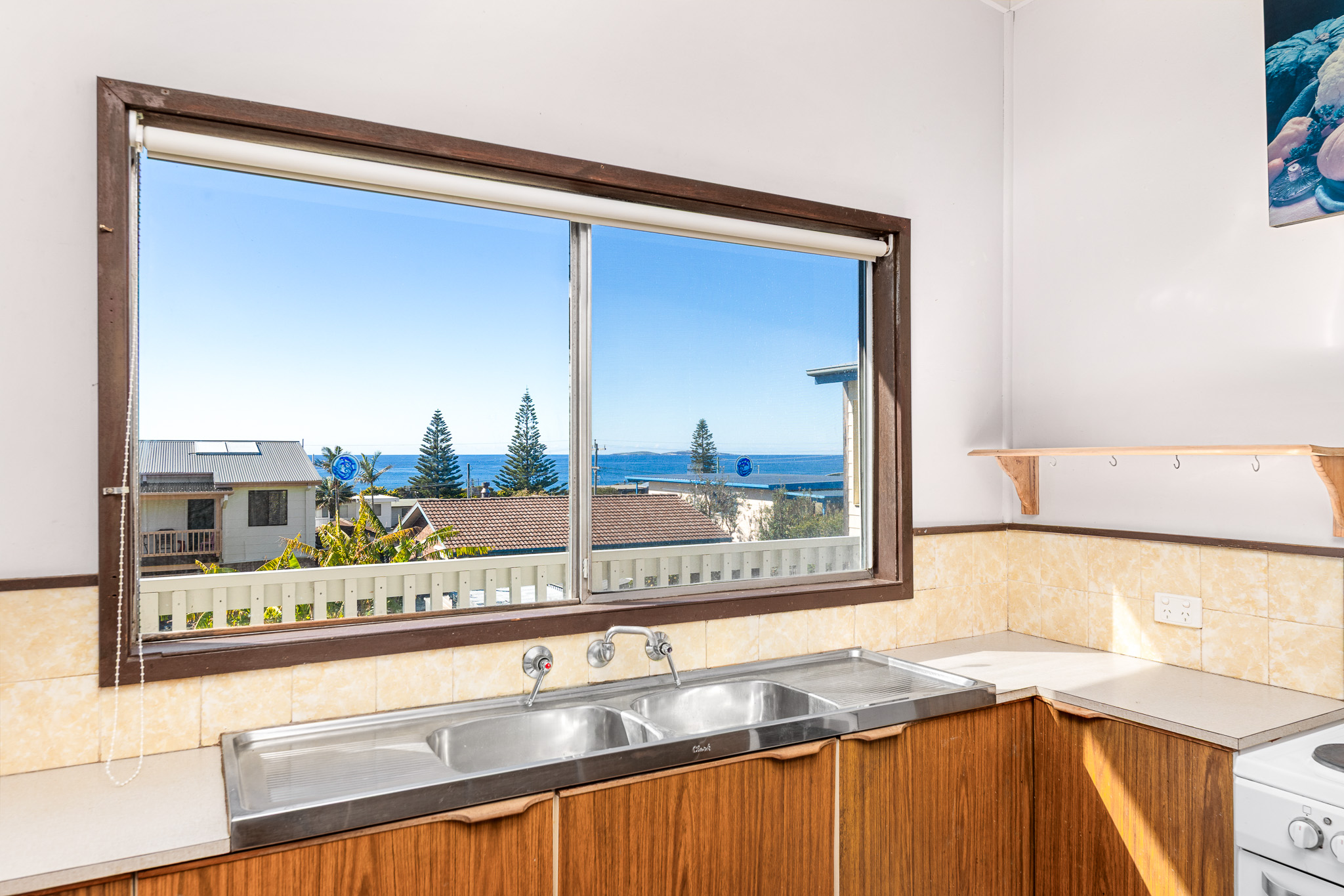 28 Sunset Boulevard, Kianga