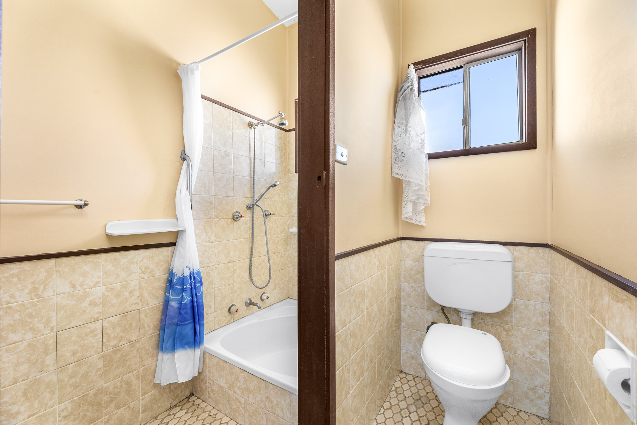 28 Sunset Boulevard, Kianga