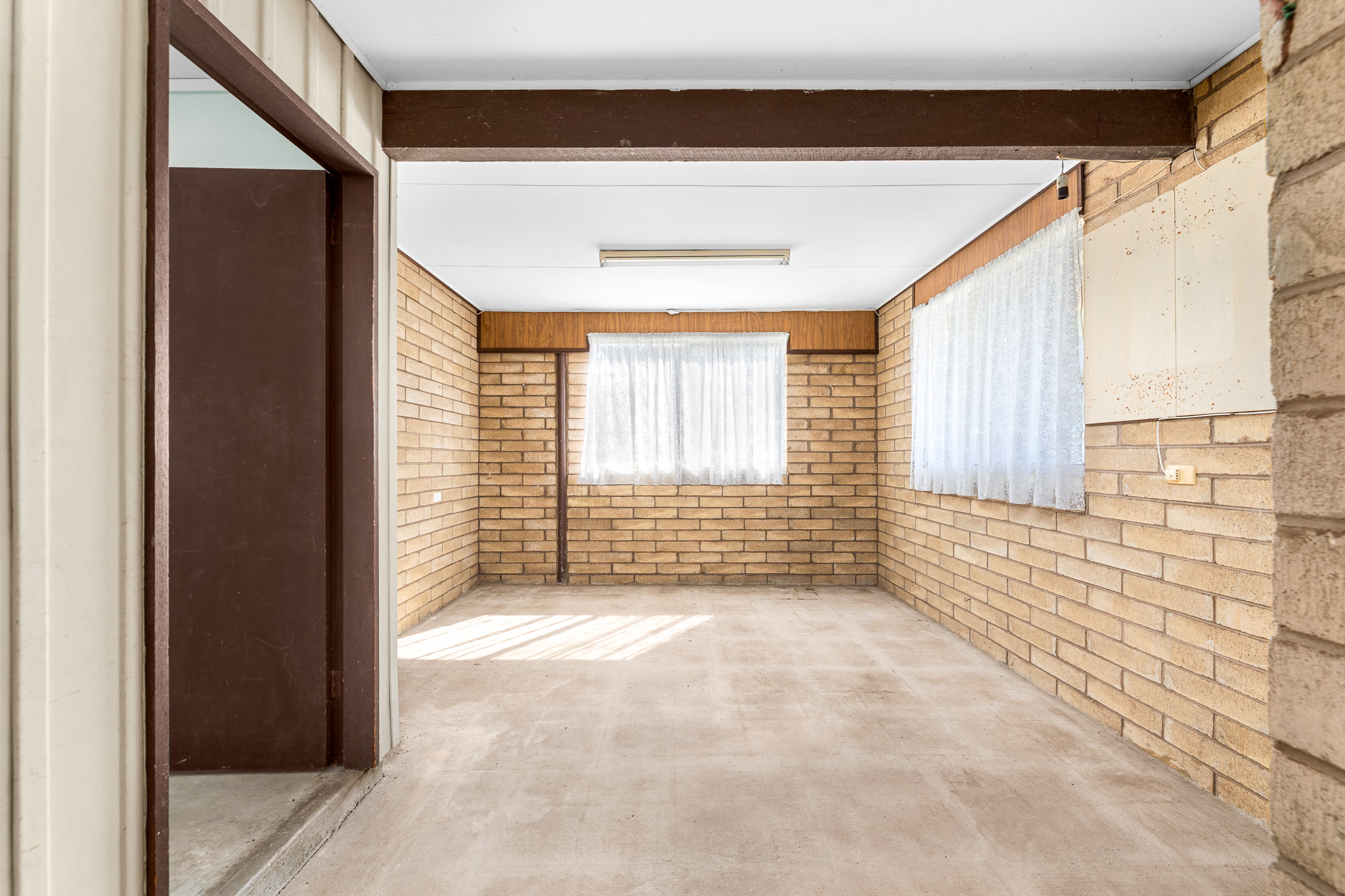 28 Sunset Boulevard, Kianga