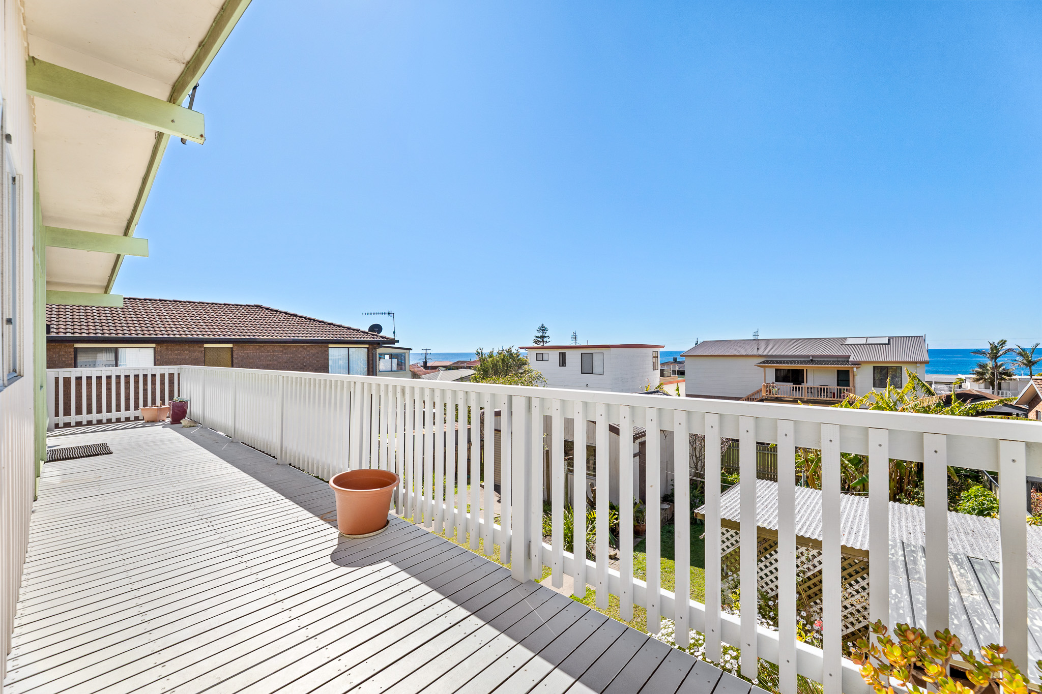 28 Sunset Boulevard, Kianga