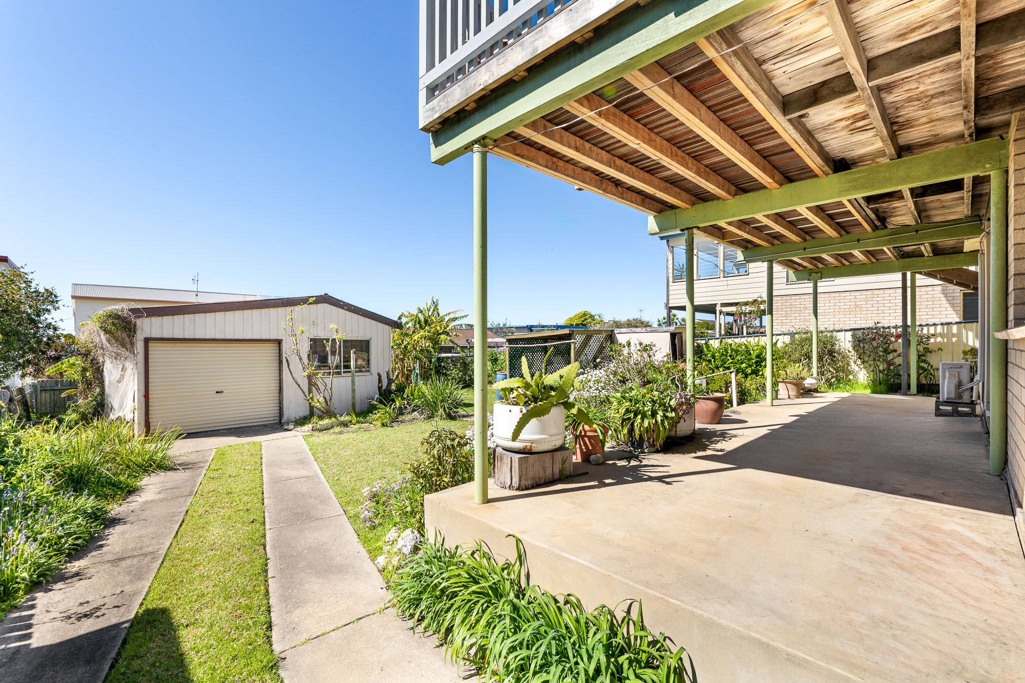 28 Sunset Boulevard, Kianga