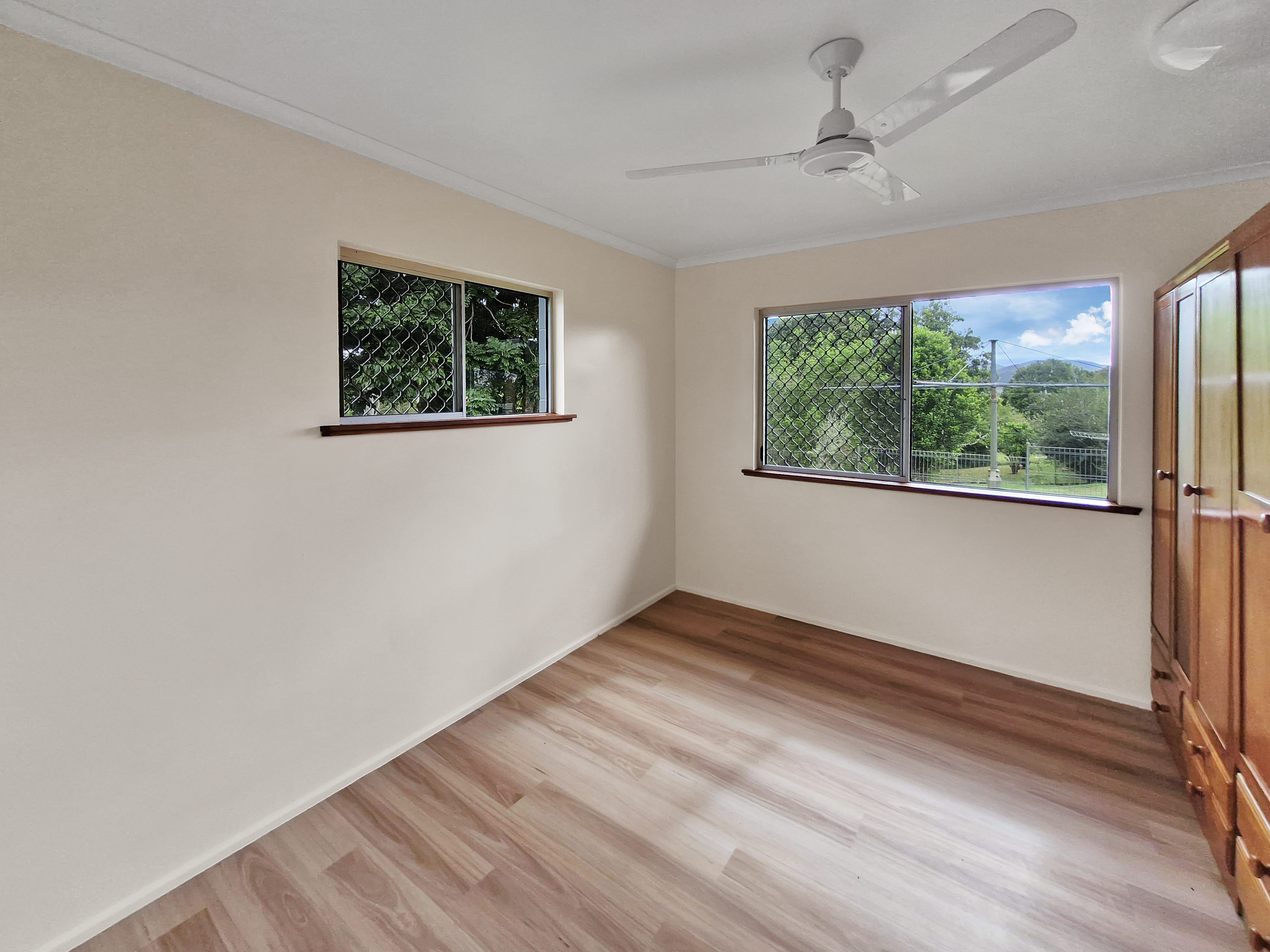 17 Fifth Avenue, Atherton