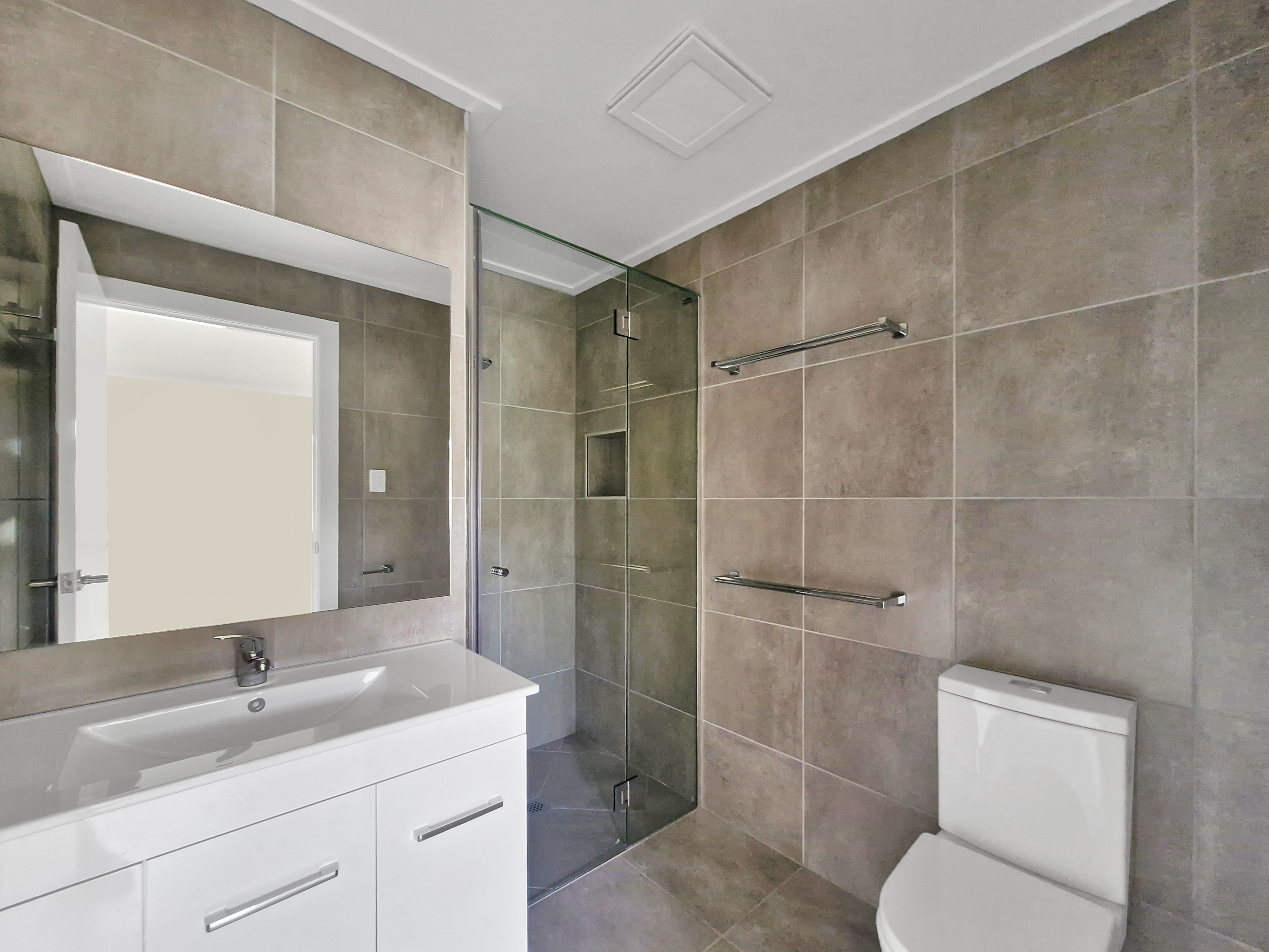 17 Fifth Avenue, Atherton