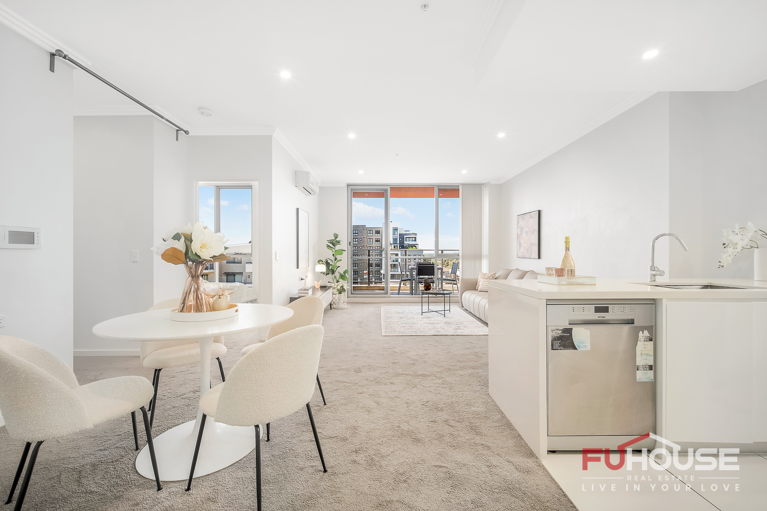 501 / 15 Bigge Street - Lightbox View 2