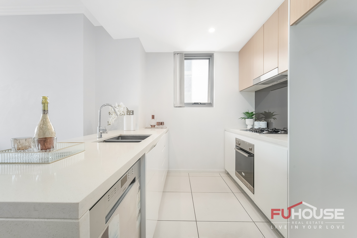 501 / 15 Bigge Street - Lightbox View 8