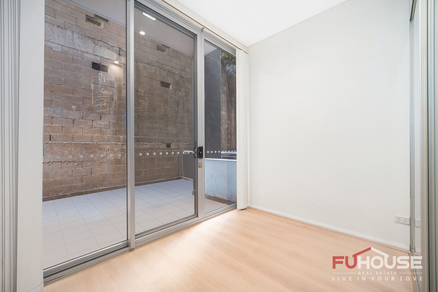 1 / 37 Campbell Street - Main View 5