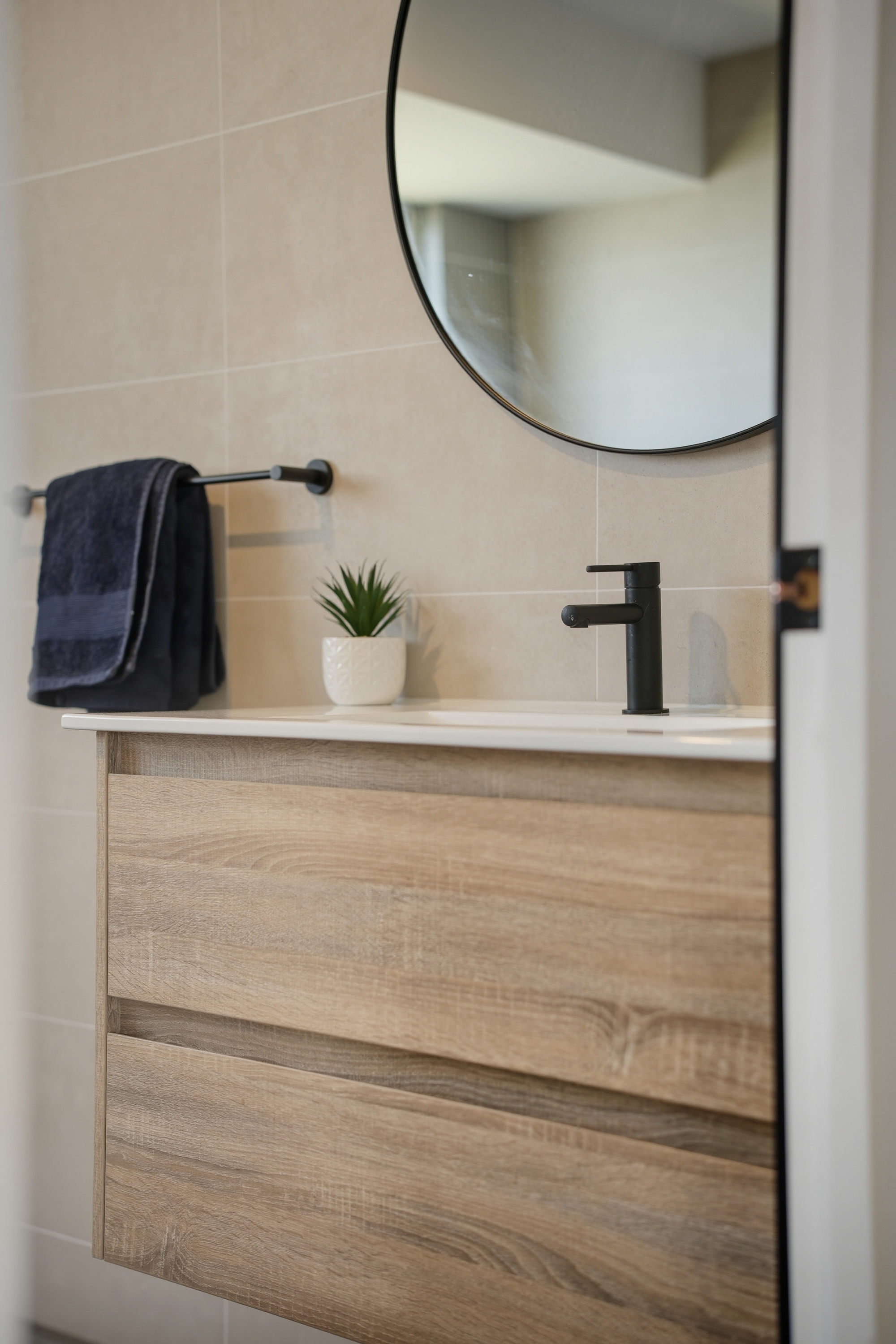 2 / 168 Agnes Street, George Town