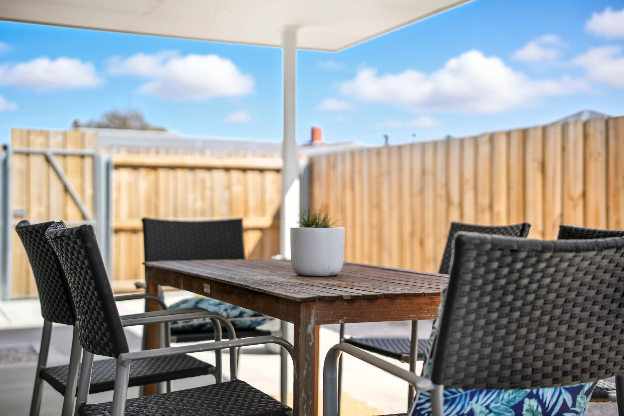 2 / 168 Agnes Street, George Town