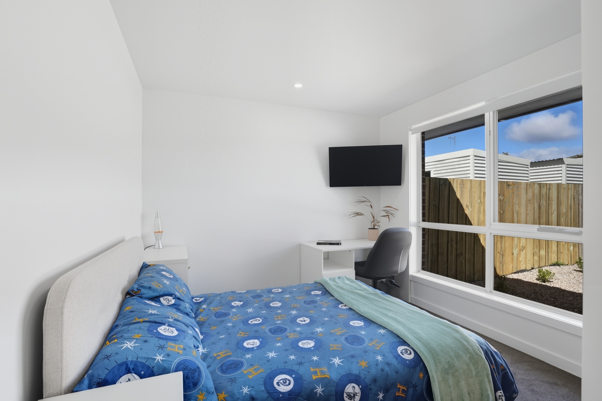 2 / 168 Agnes Street, George Town