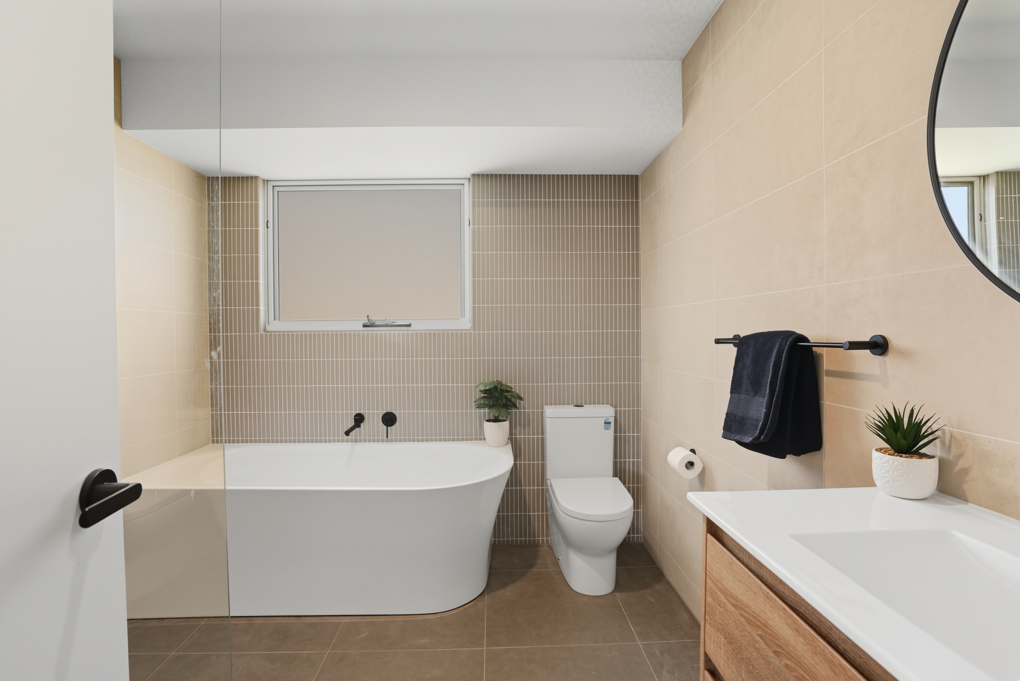 2 / 168 Agnes Street, George Town