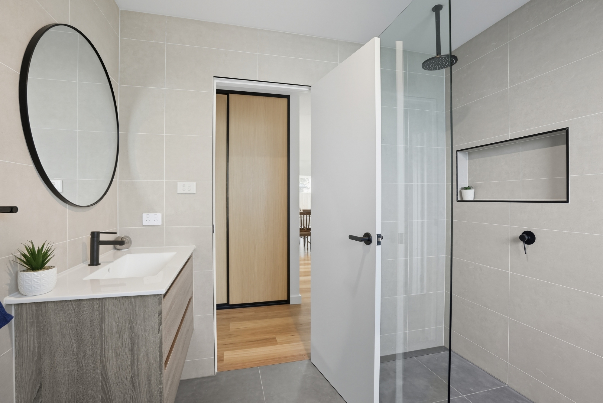 2 / 168 Agnes Street, George Town