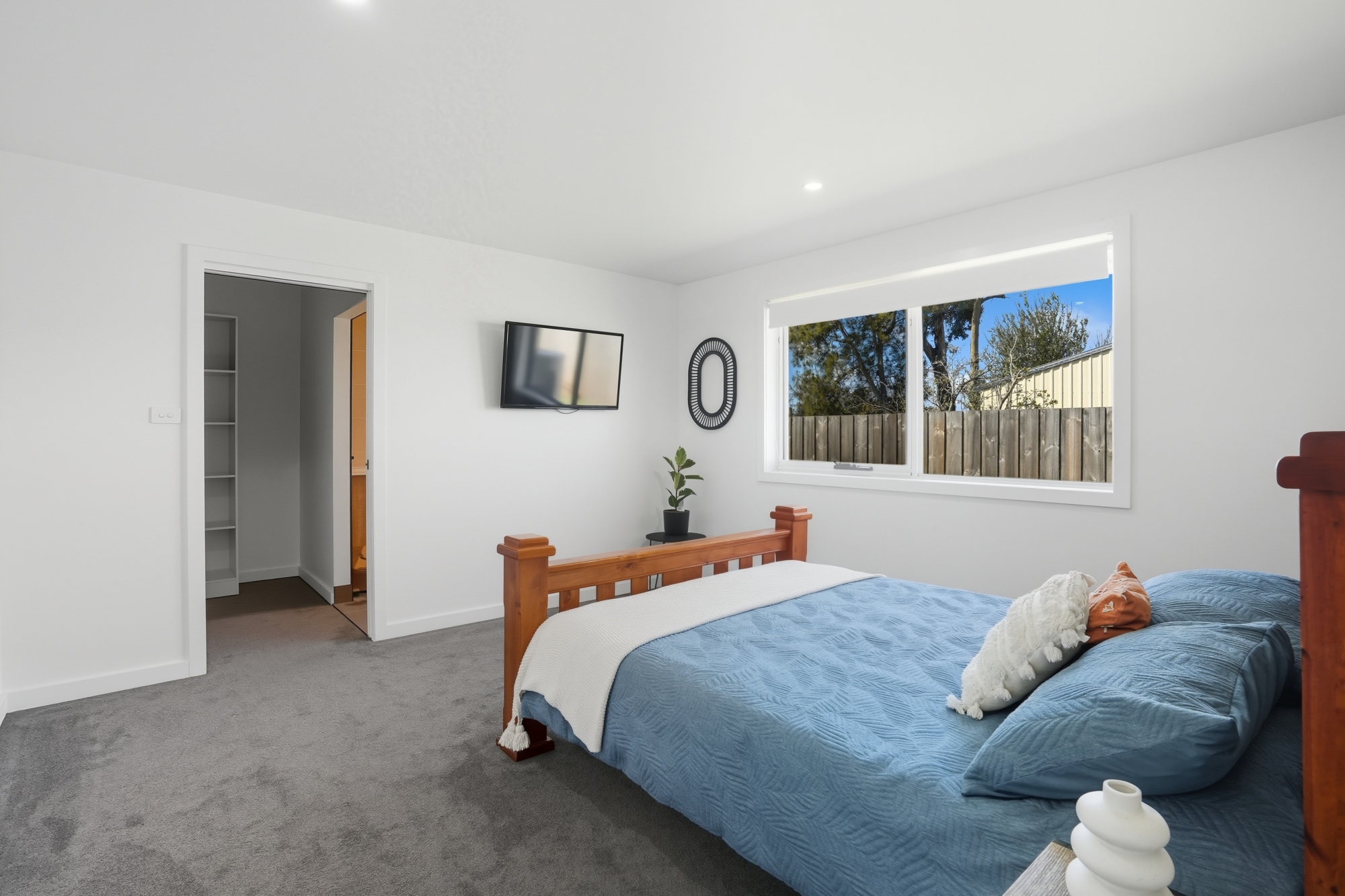 2 / 168 Agnes Street, George Town