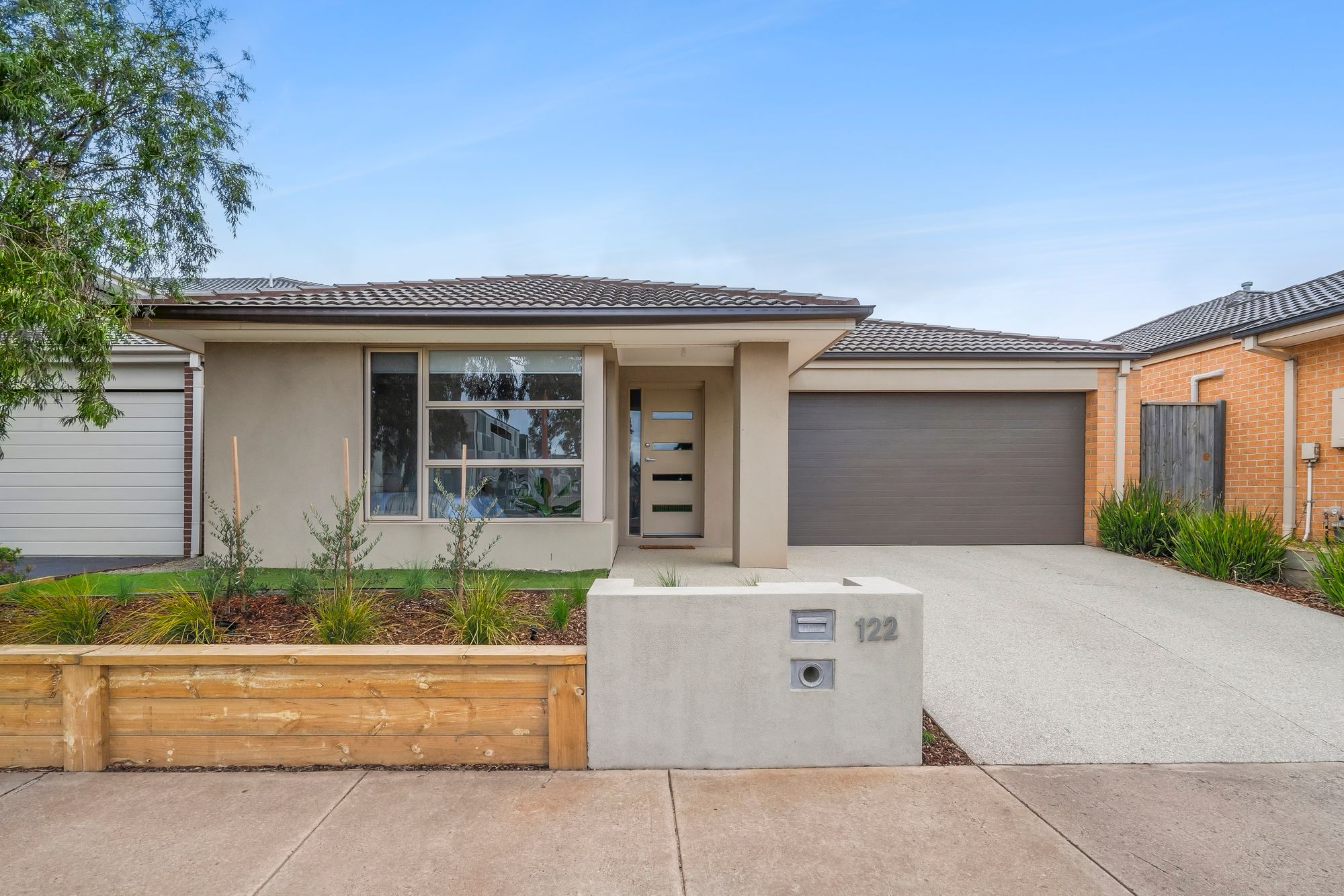 Listing image for 122 Sovereign Drive, MOUNT DUNEED  VIC  3217