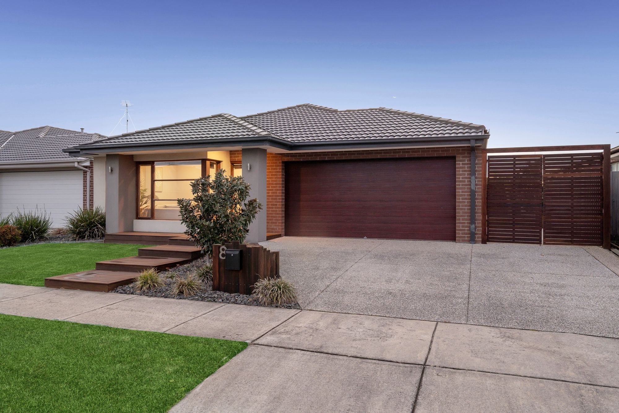 Listing image for 8 Portrush Loop, ARMSTRONG CREEK  VIC  3217