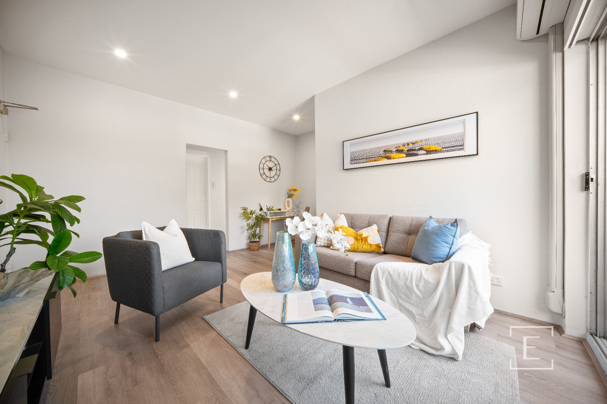 2 / 114 The Crescent, Homebush West