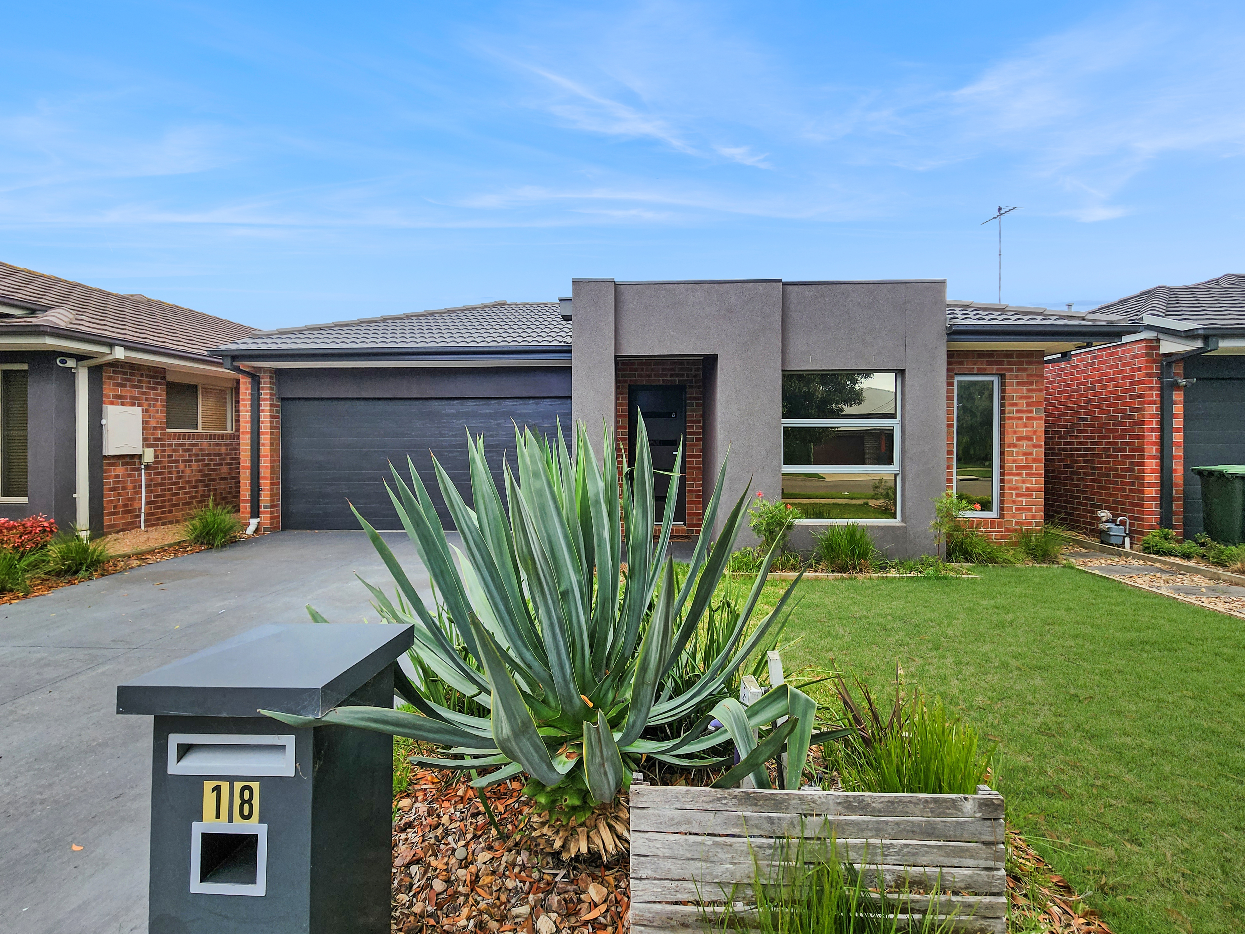 Listing image for 18 Rochford Drive, ARMSTRONG CREEK  VIC  3217