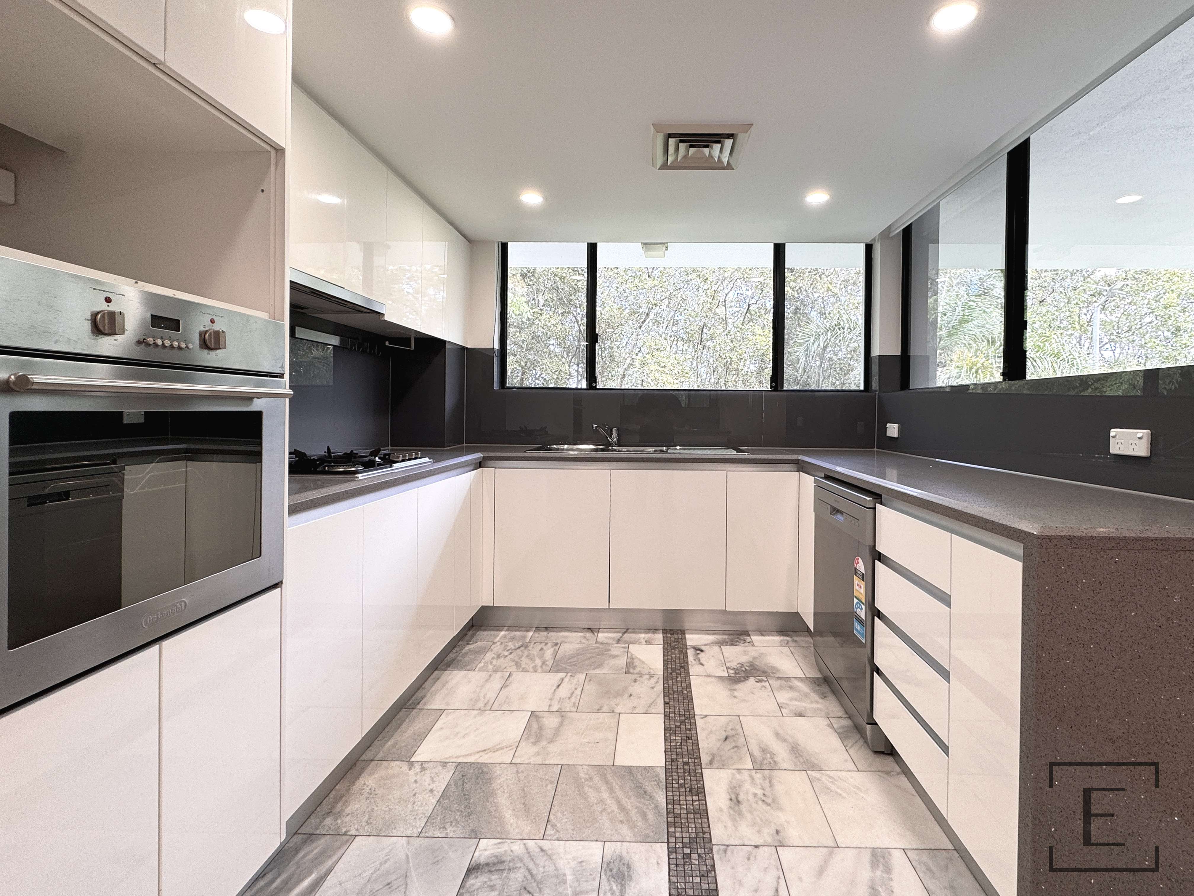 02 / 8 Bennett Street, Mortlake