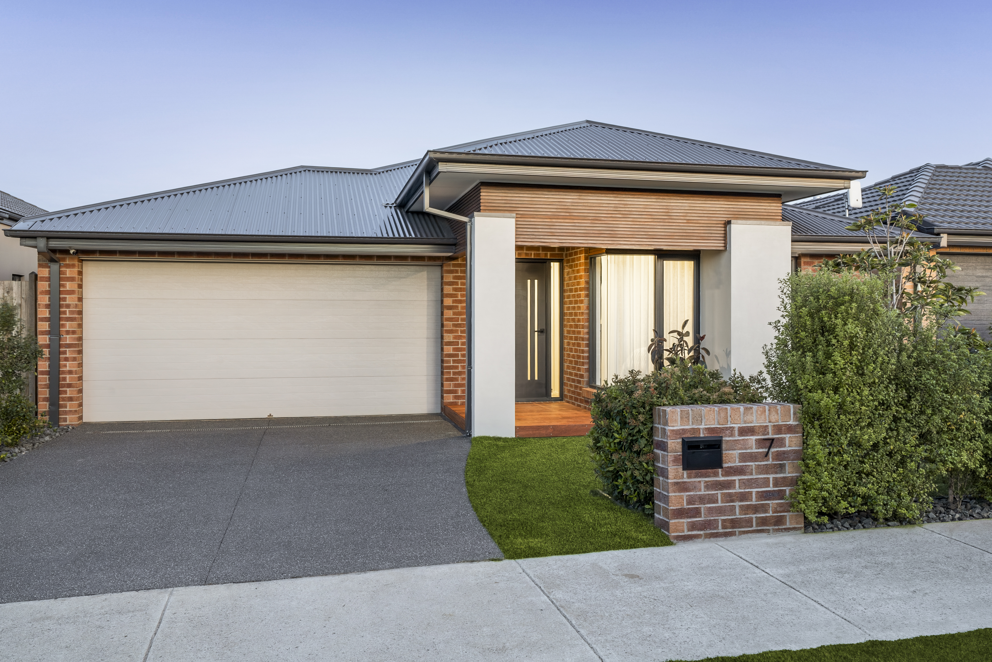 Listing image for 7 Silver Oak Way, MOUNT DUNEED  VIC  3217