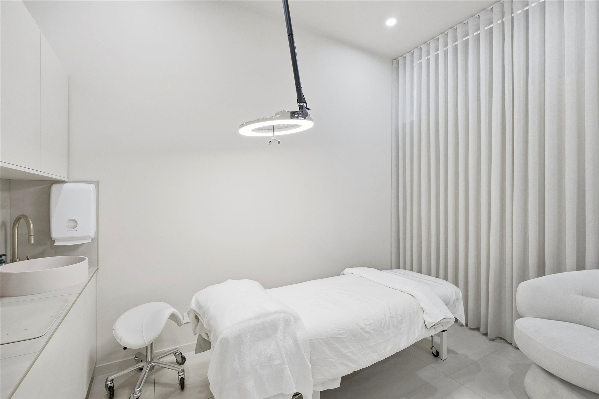 6 & 8 / 92 Railway Street South, Altona