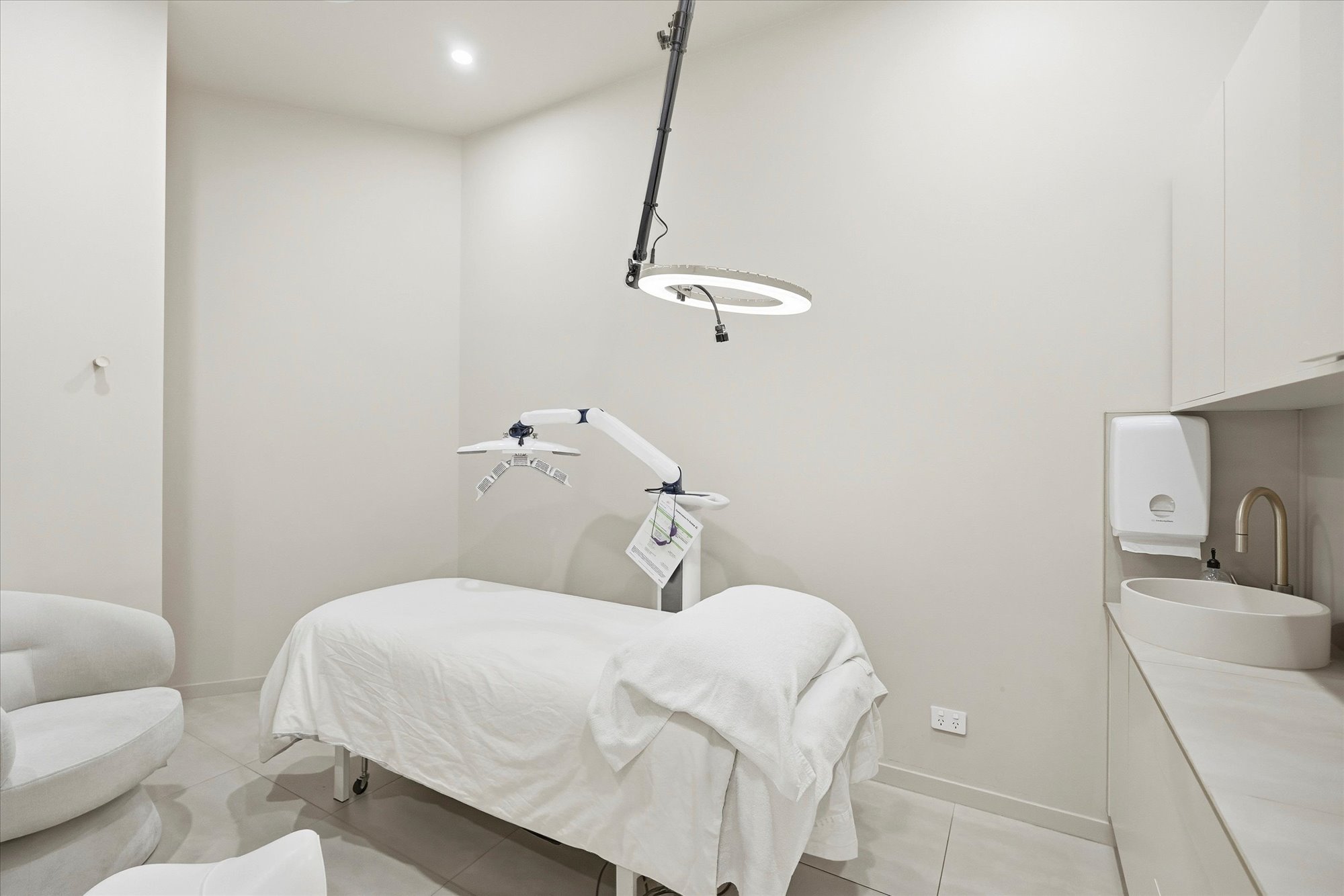 6 & 8 / 92 Railway Street South, Altona